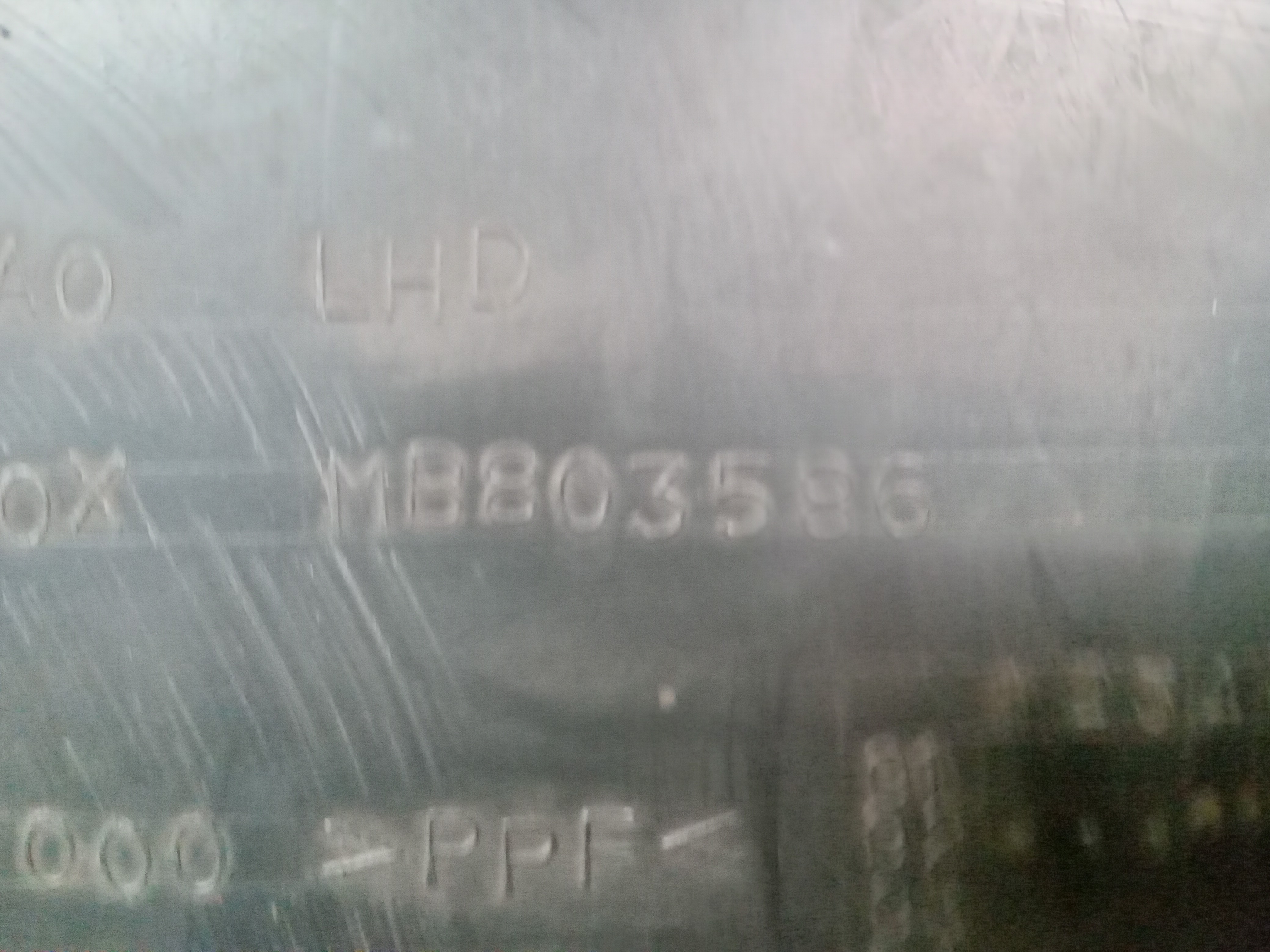 PORTA LUVAS MITSUBISHI LANCER 1995 3