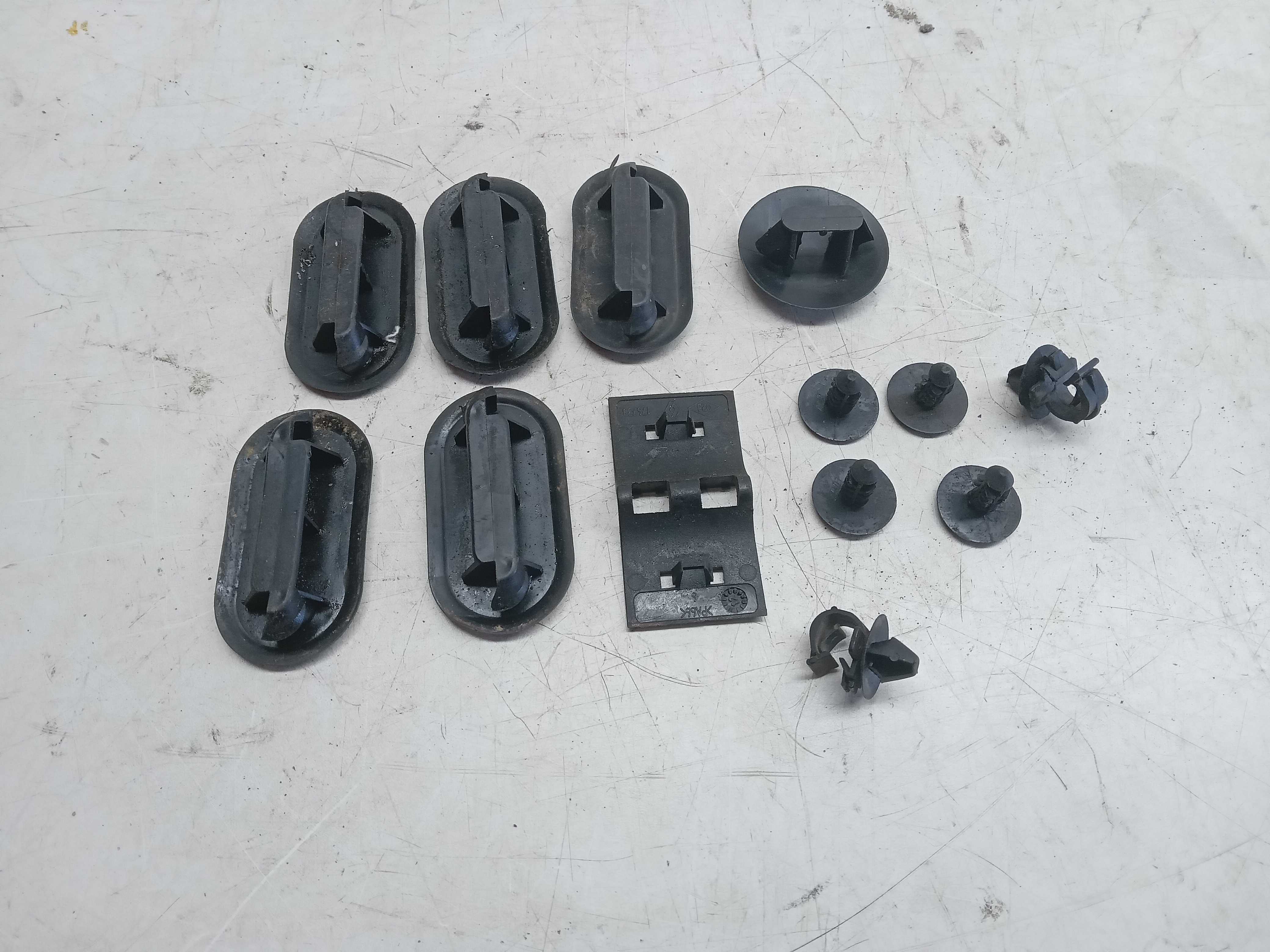TAMPAS DO CAPÔ Renault Sandero Stepway 2012 2