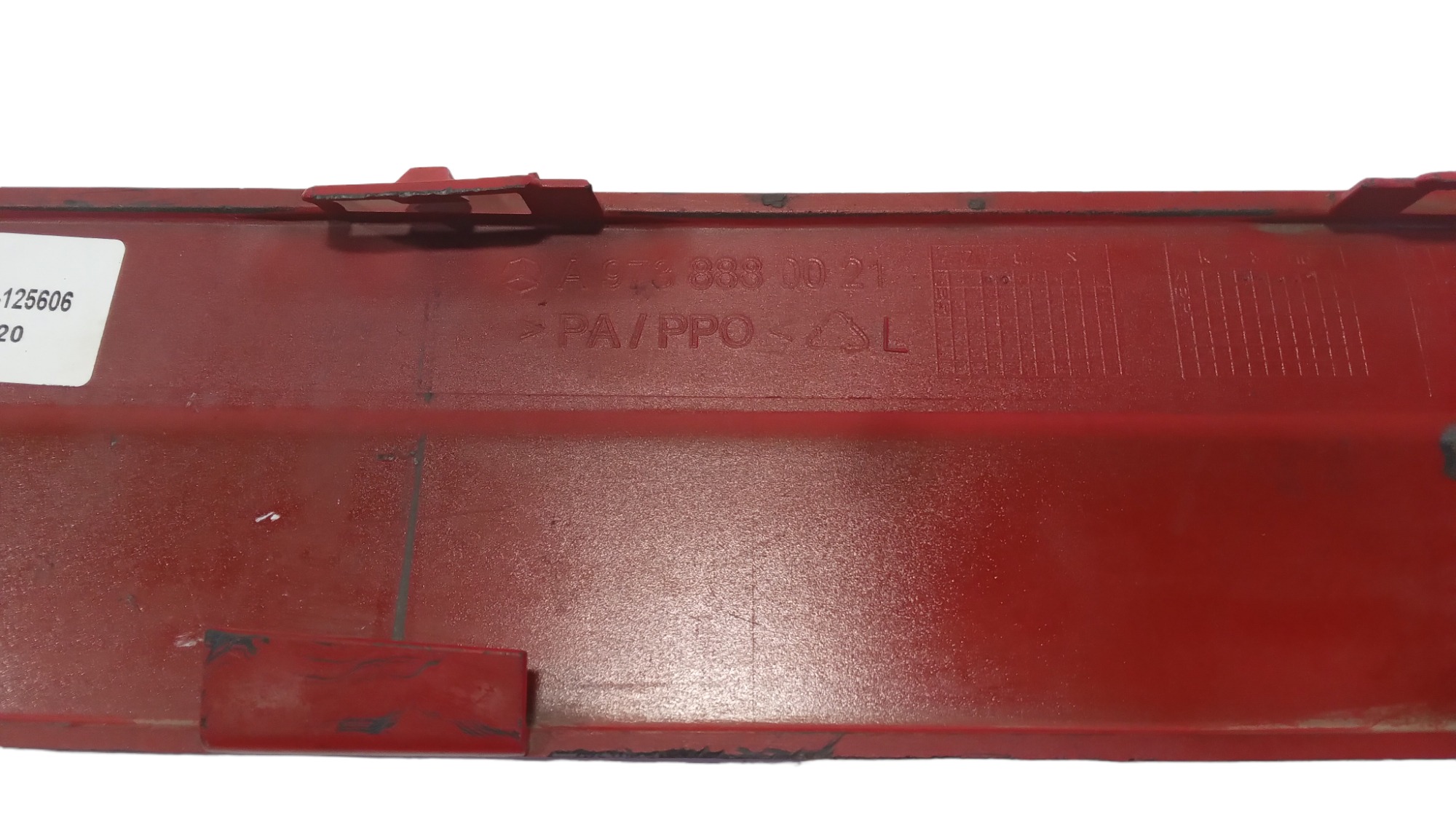 * Aplique Inferior Esquerdo Grade Diant Mercedes Atego 2008 3