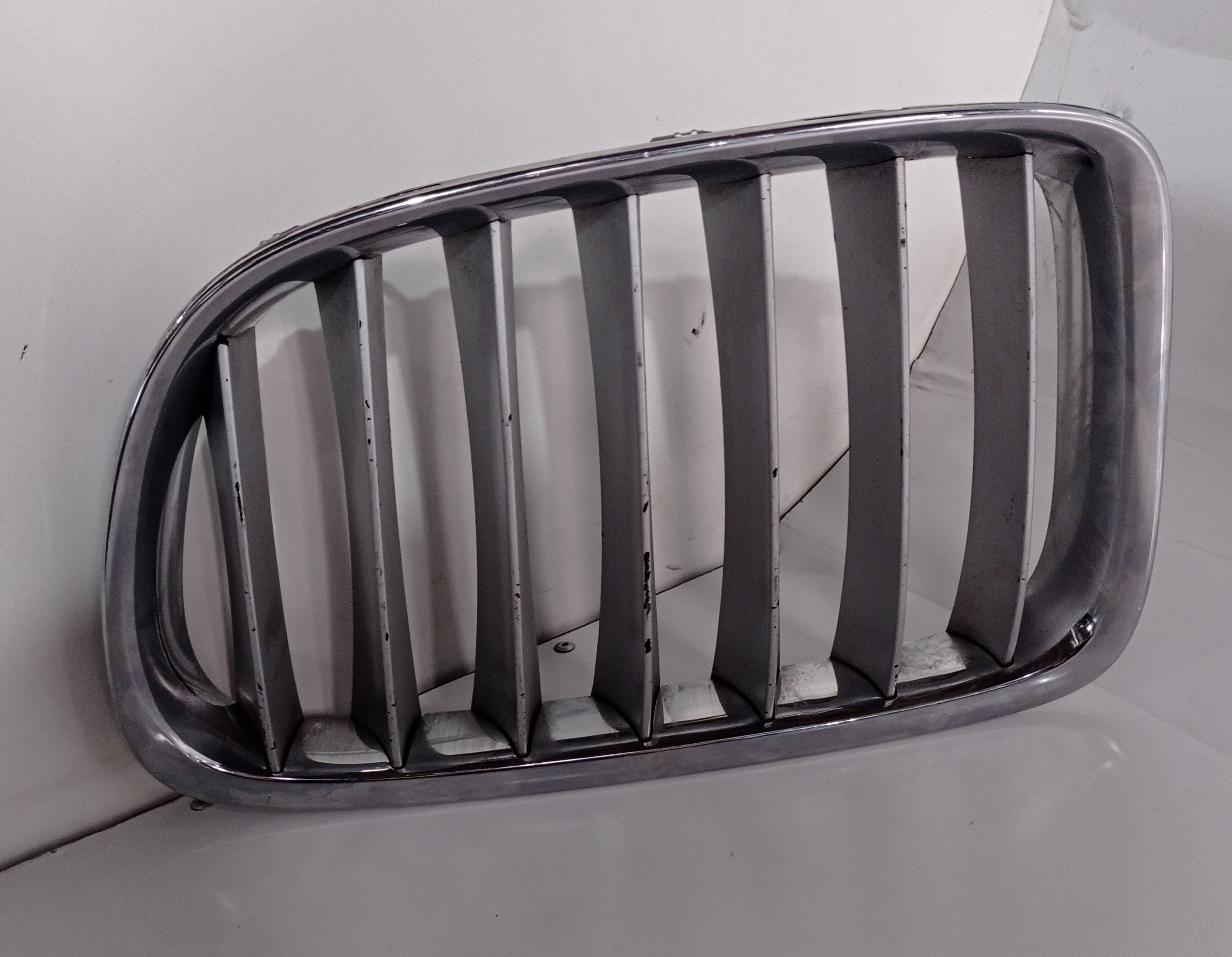 51112993307 Grade Frontal Bmw X1 2012
