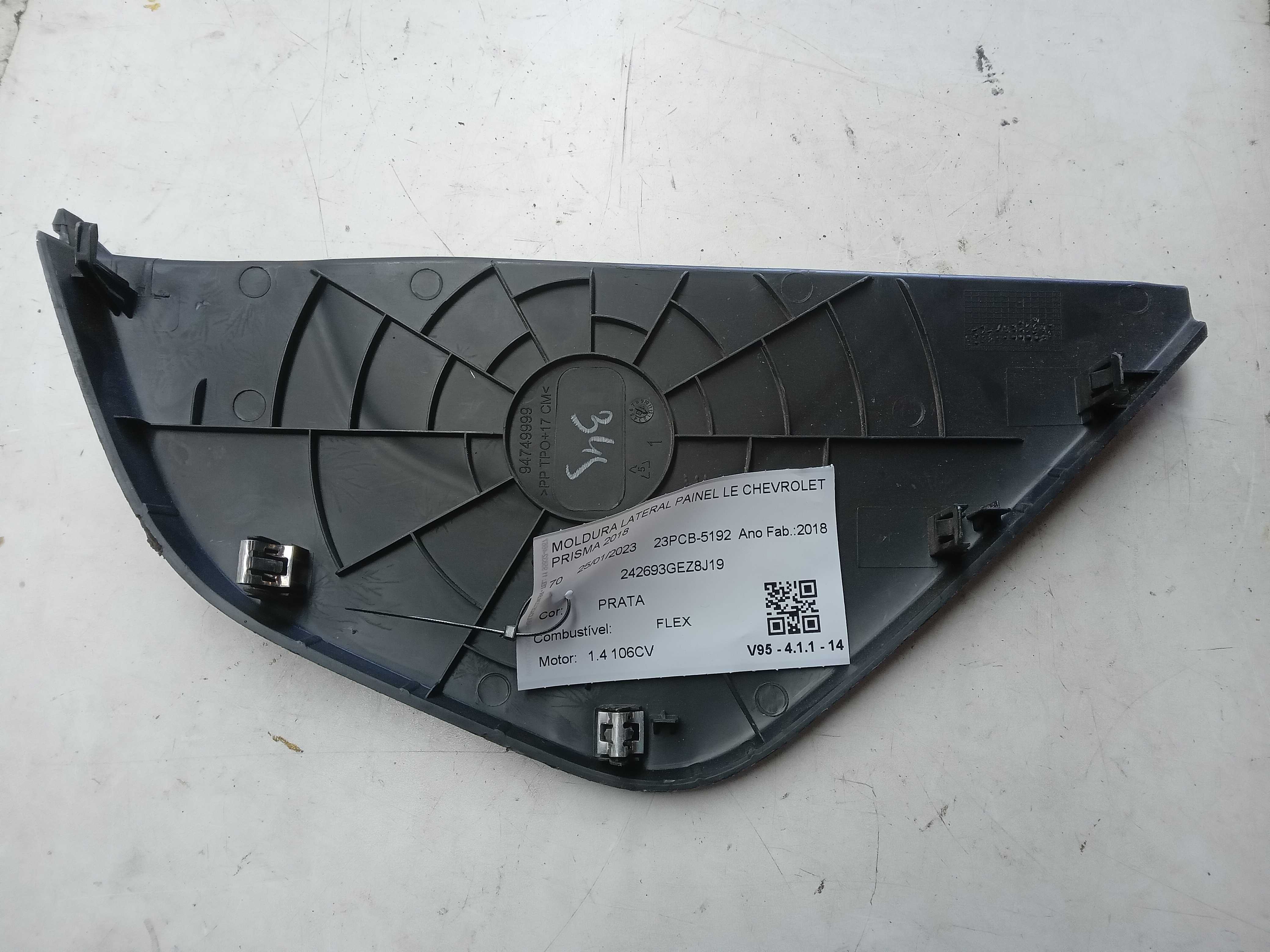 MOLDURA LATERAL PAINEL LE CHEVROLET PRISMA 2018 2