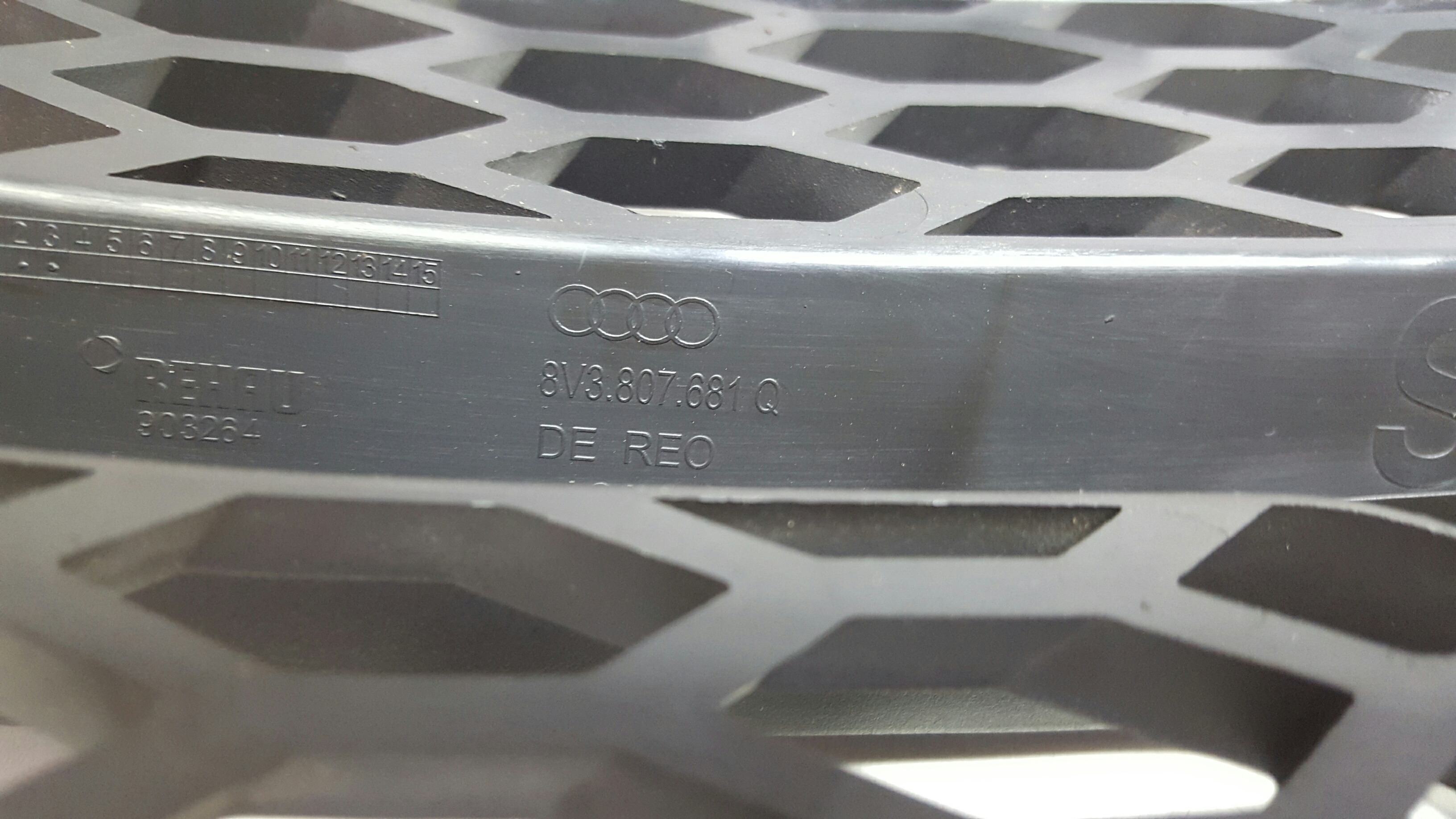 Grade Moldura Farol Milha Esquerdo Audi A3 2016 Sportback 6