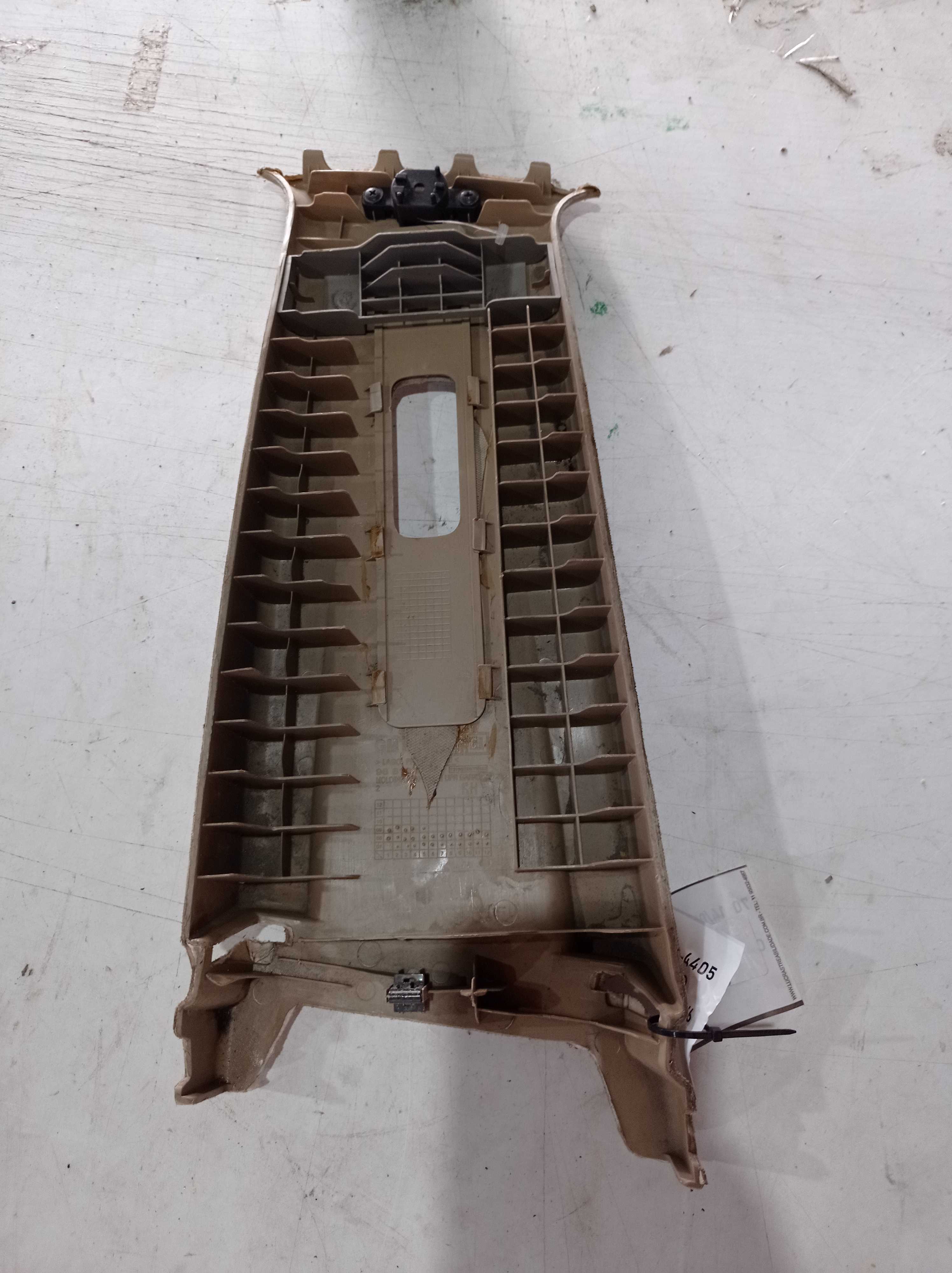 MOLDURA CINTO SEGURANÇA DIANTEIRO DIREITO GM CAPTIVA 2009