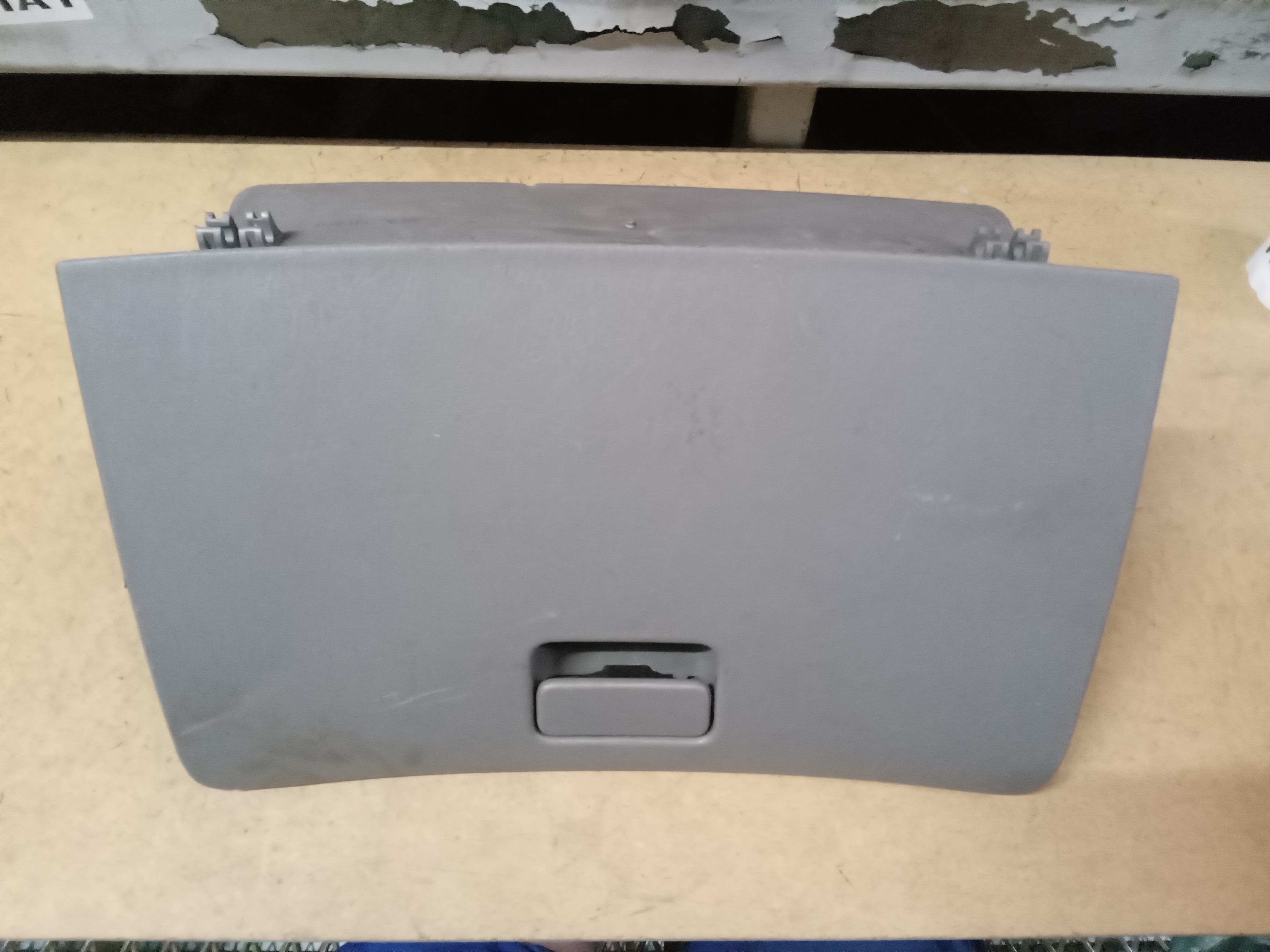 PORTA LUVAS TOYOTA COROLLA 2004 1