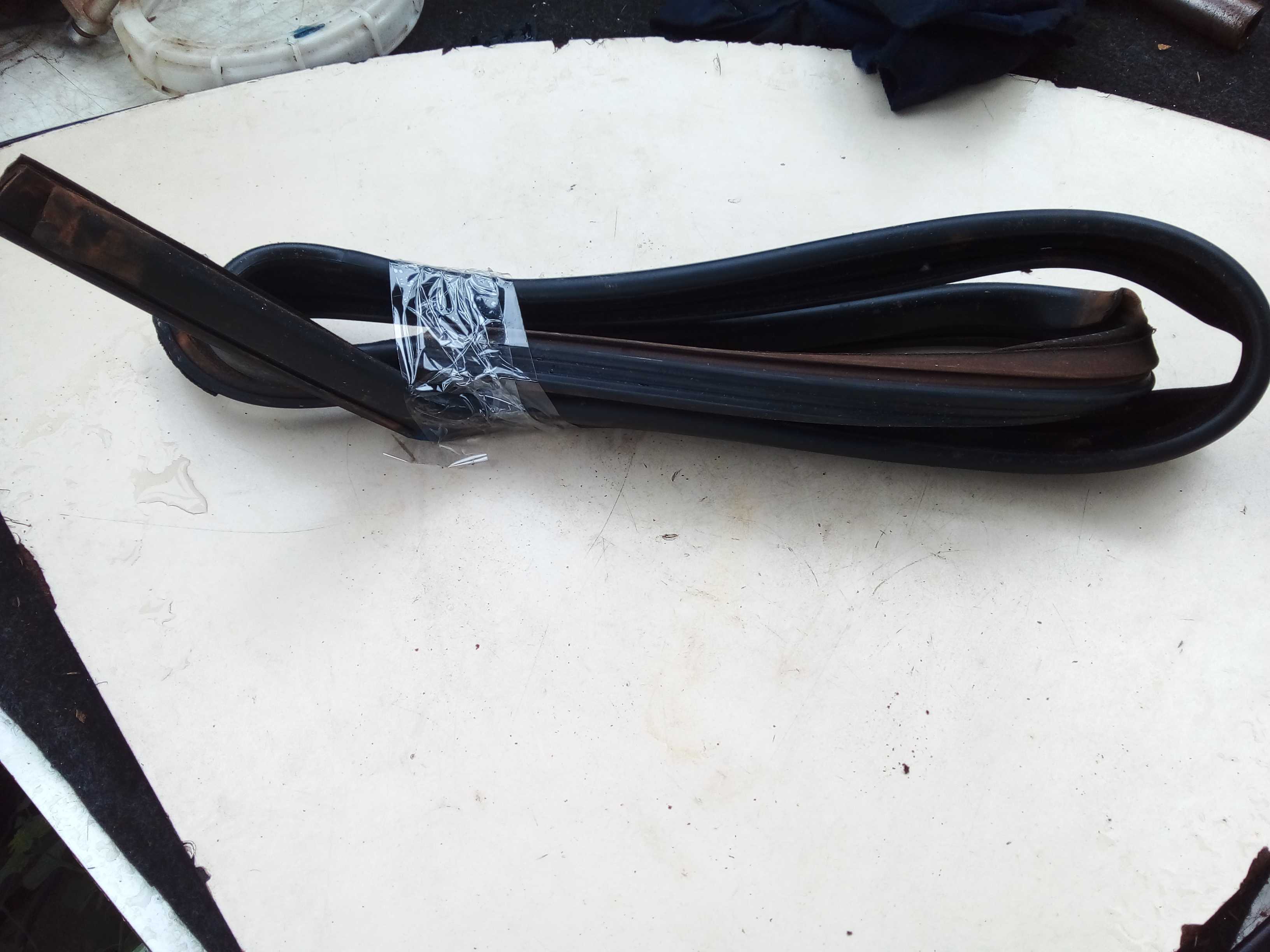 BORRACHA CANALETA VIDRO PORTA TRAS DIREITA FORD KA 2015 2