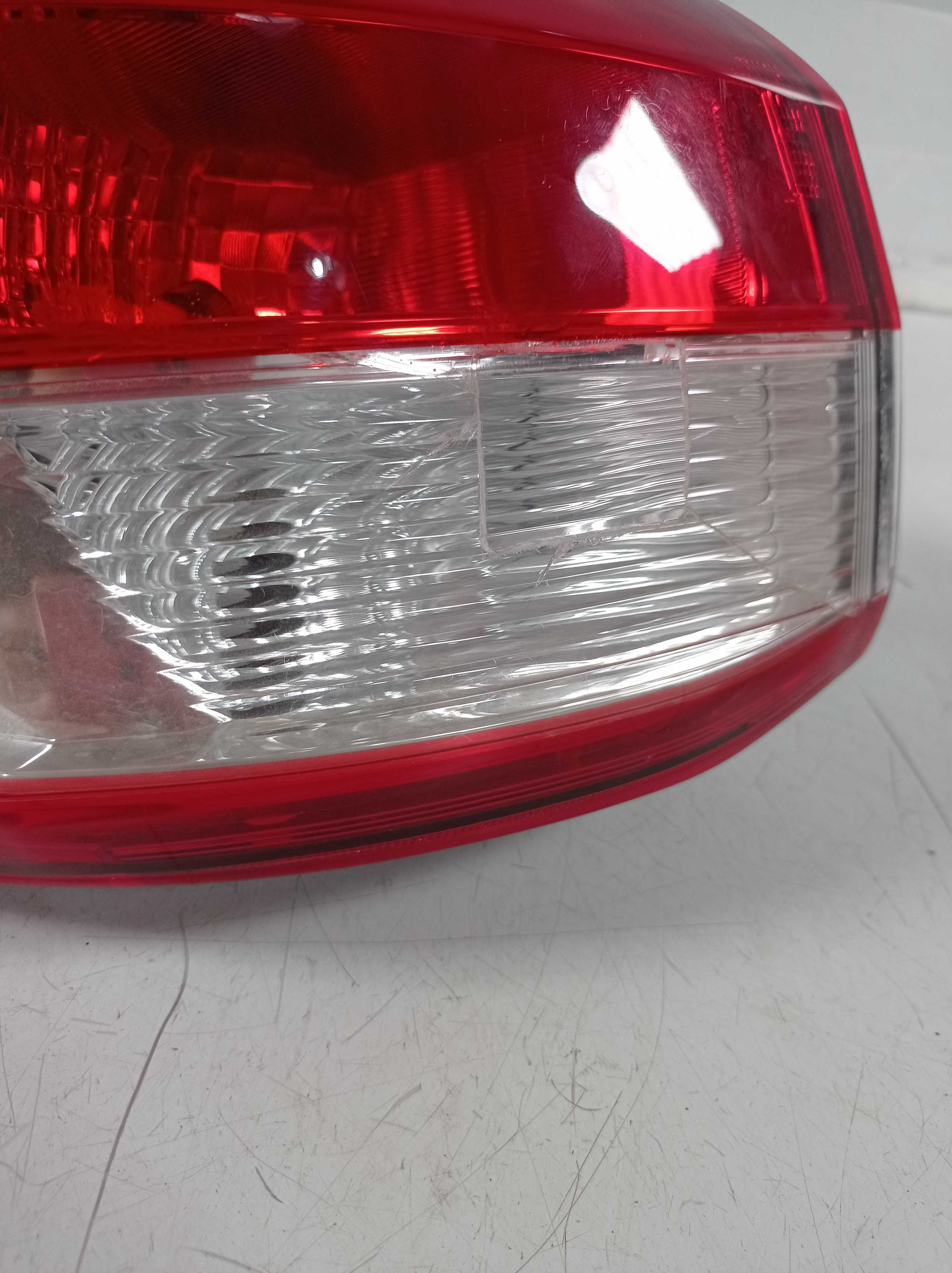 LANTERNA TRASEIRA ESQUERDA TOYOTA YARIS SEDAN 19 RECUPERADA 3