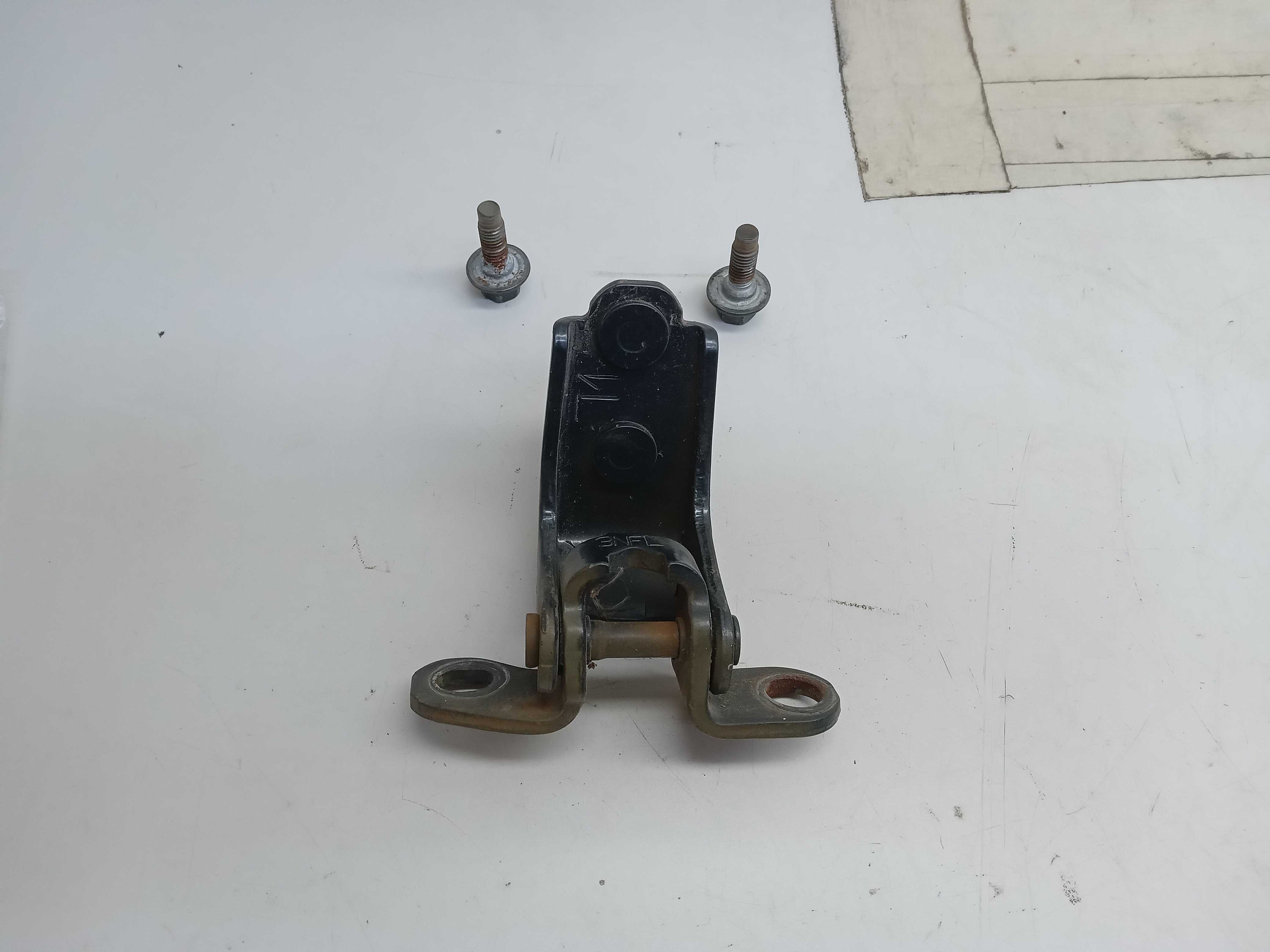 DOBRADIÇA INFERIOR PORTA TRASEIRA ESQUERDA HONDA CIVIC 2005 2
