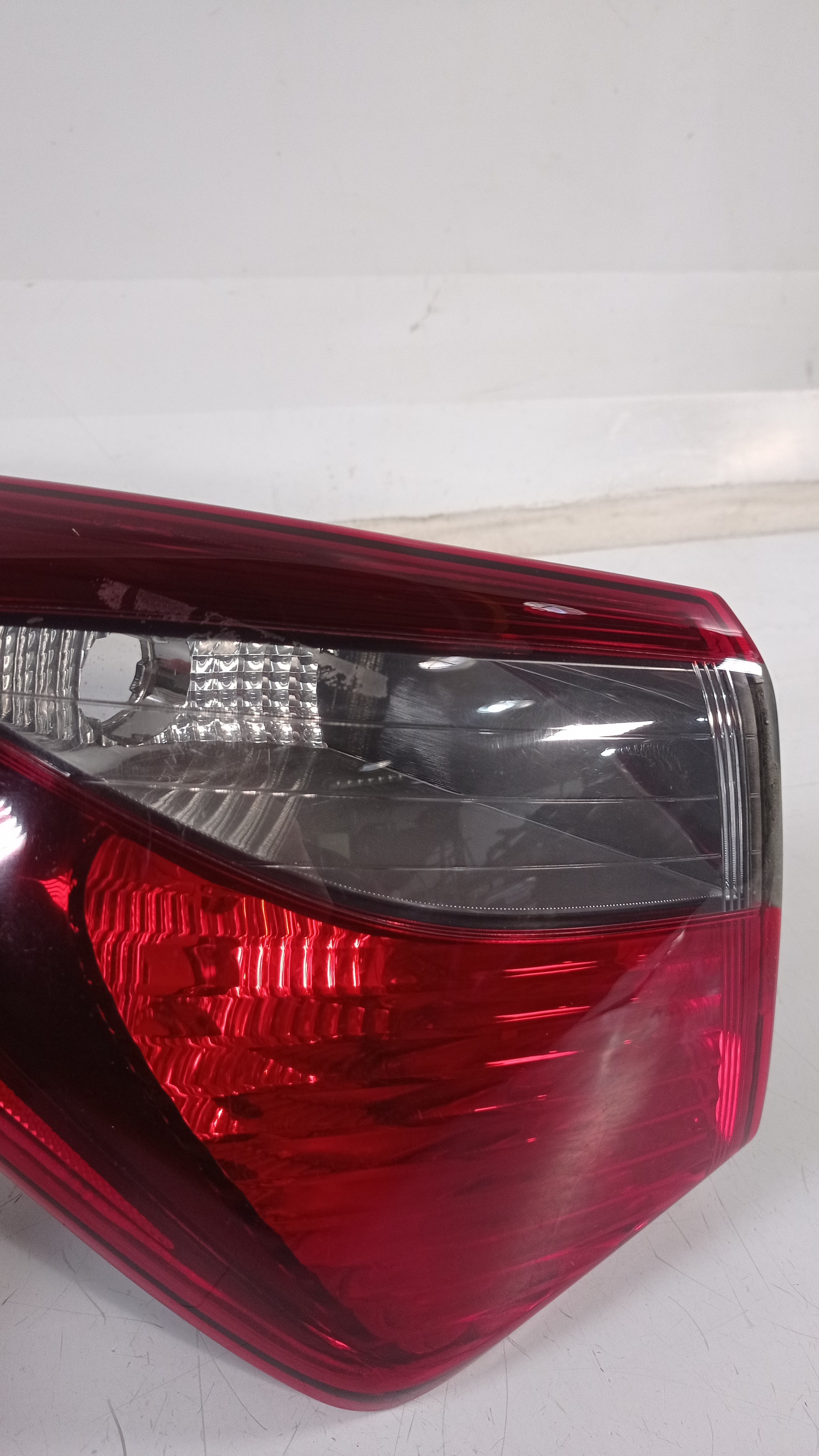 Lanterna Tras Esquerda Hyundai Hb20 Hatch Fume Recuperada 4