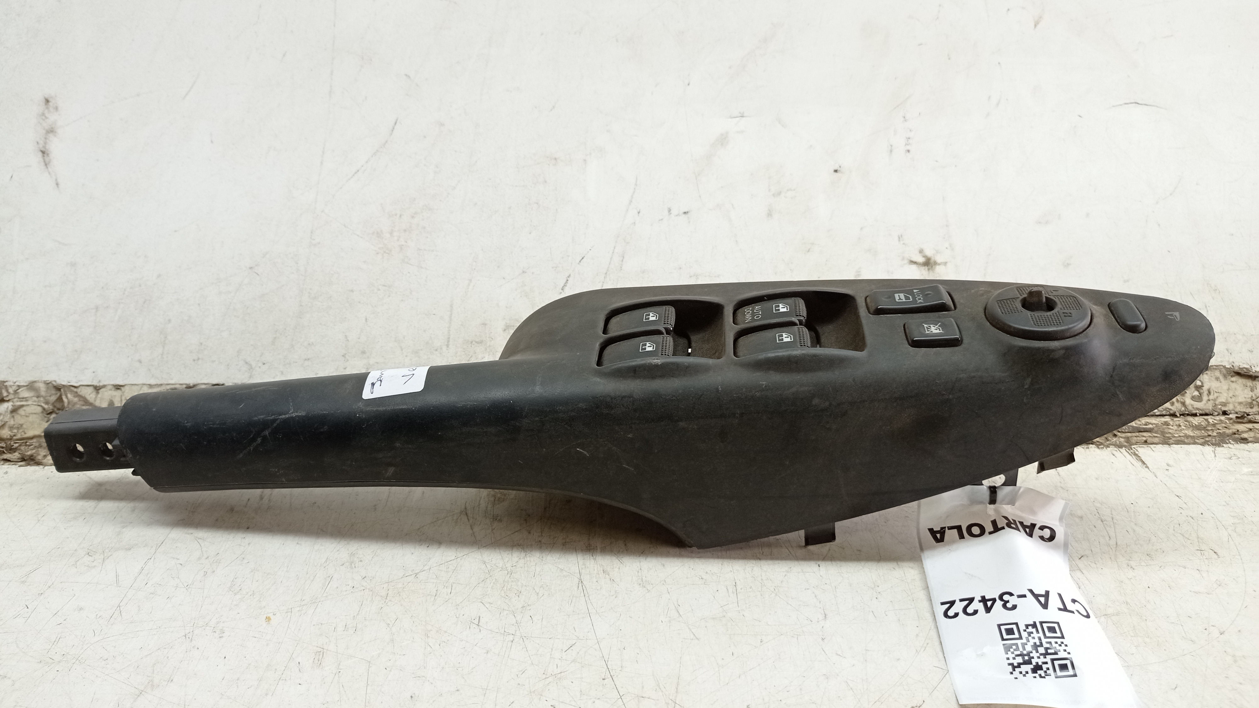 MOLDURA COMANDO BOTAO VIDRO DIANT LE HYUNDAI TUCSON V6 2005 1