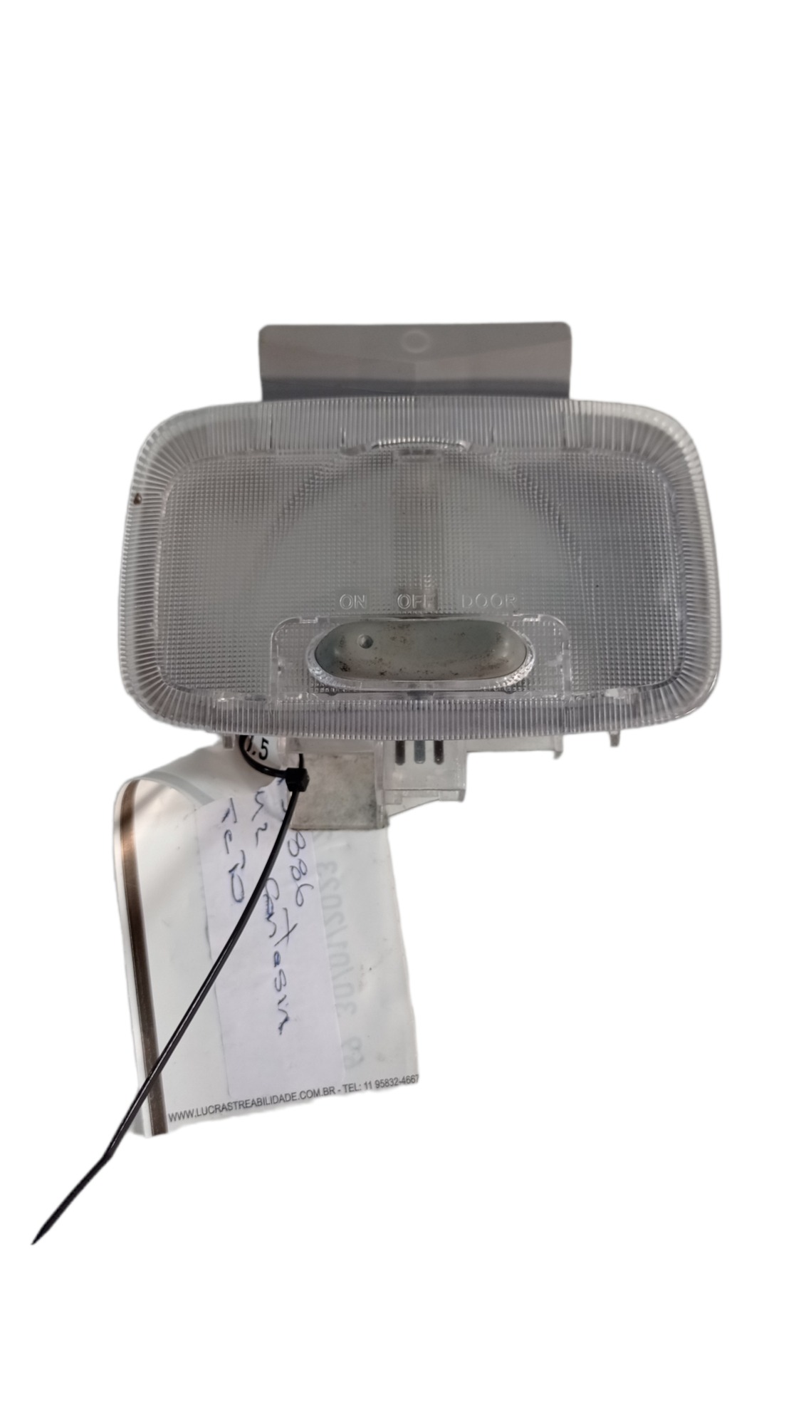Luz Cortesia Toyota Etios 2016 1