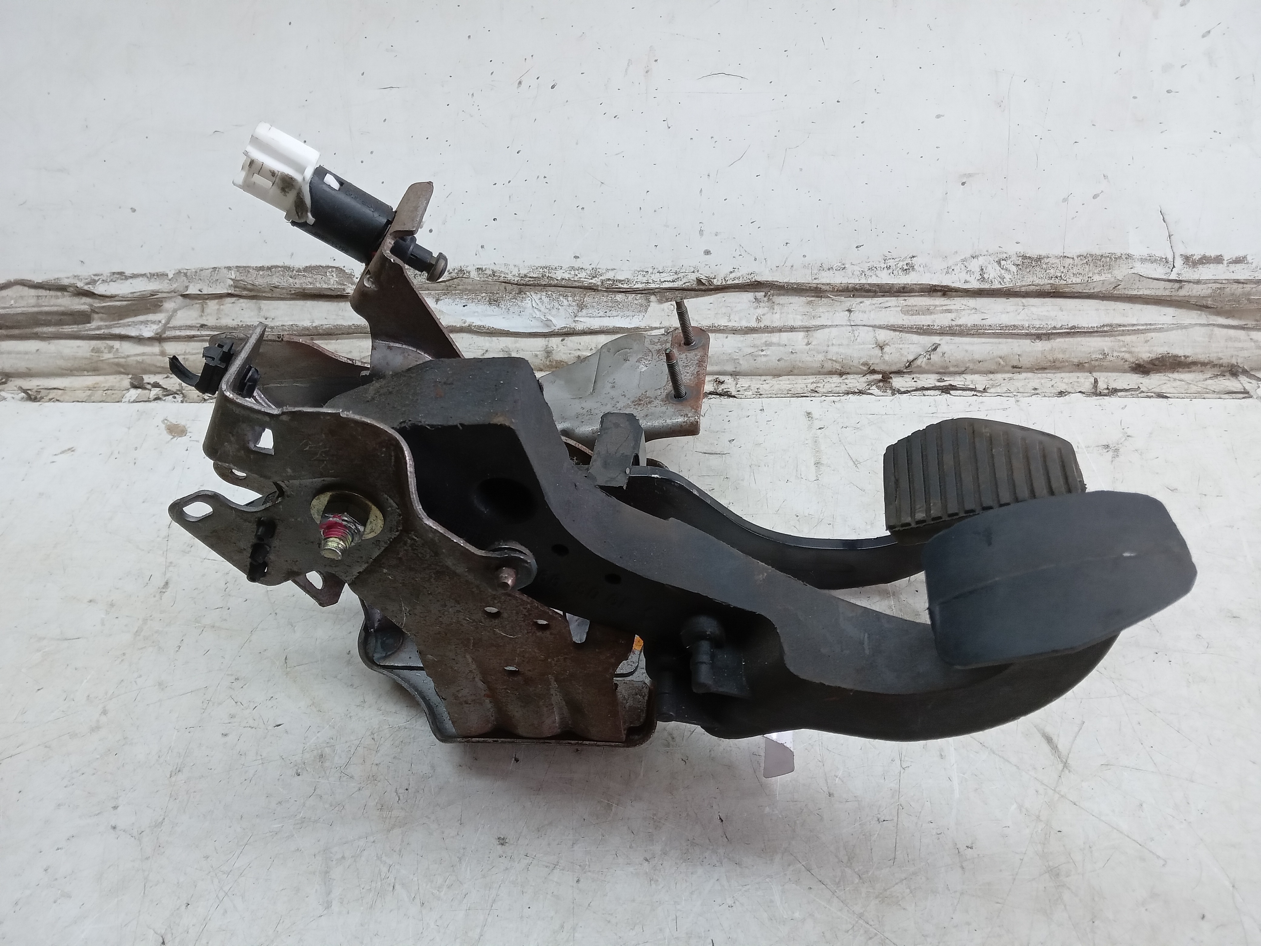 PEDALEIRA PEDAL FREIO E EMBREAGEM CITROEN C3 2011 2