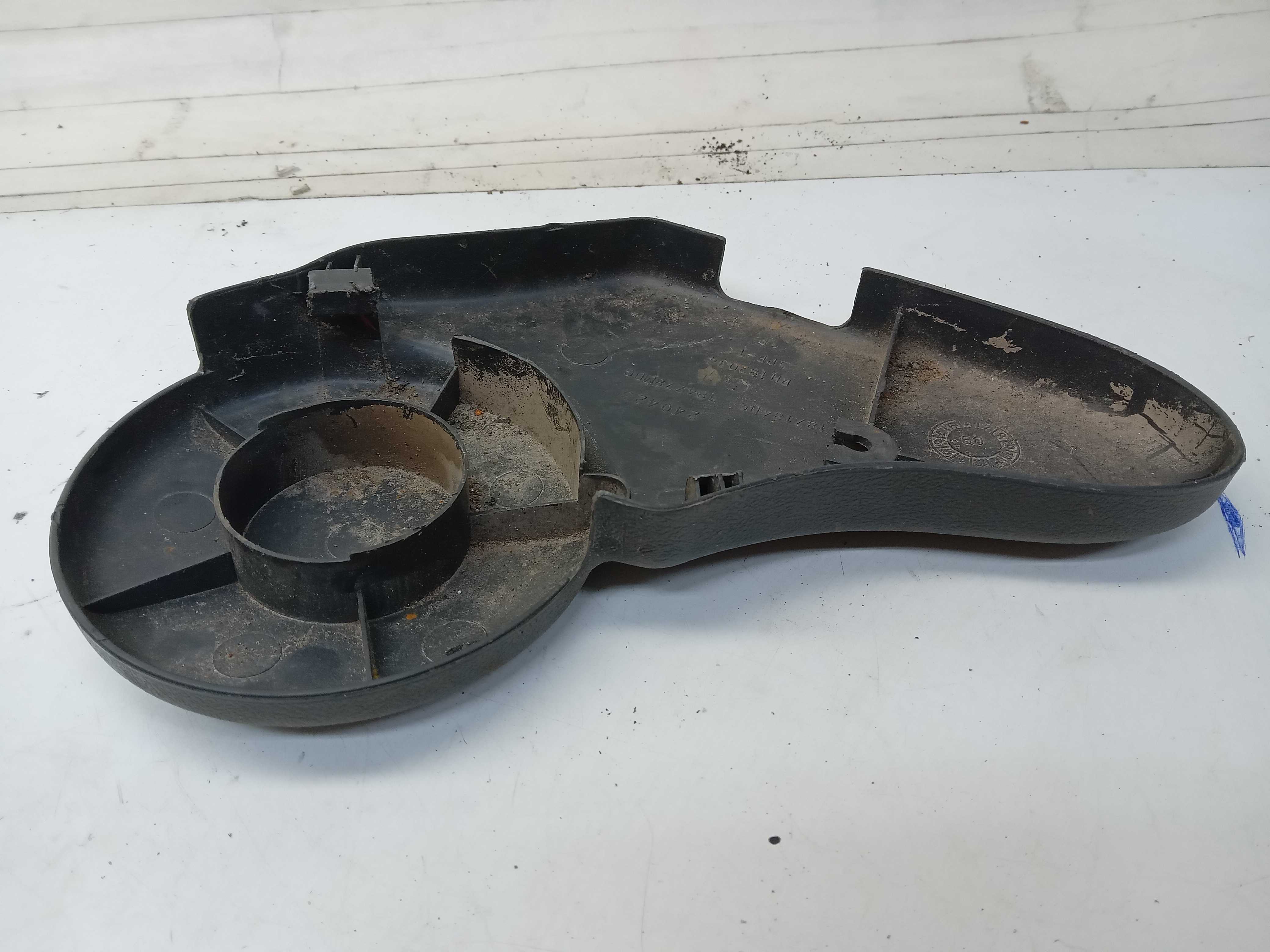 MOLDURA ACABAMENTO LATERAL BANCO DIANT LD FORD FIESTA 2010 1