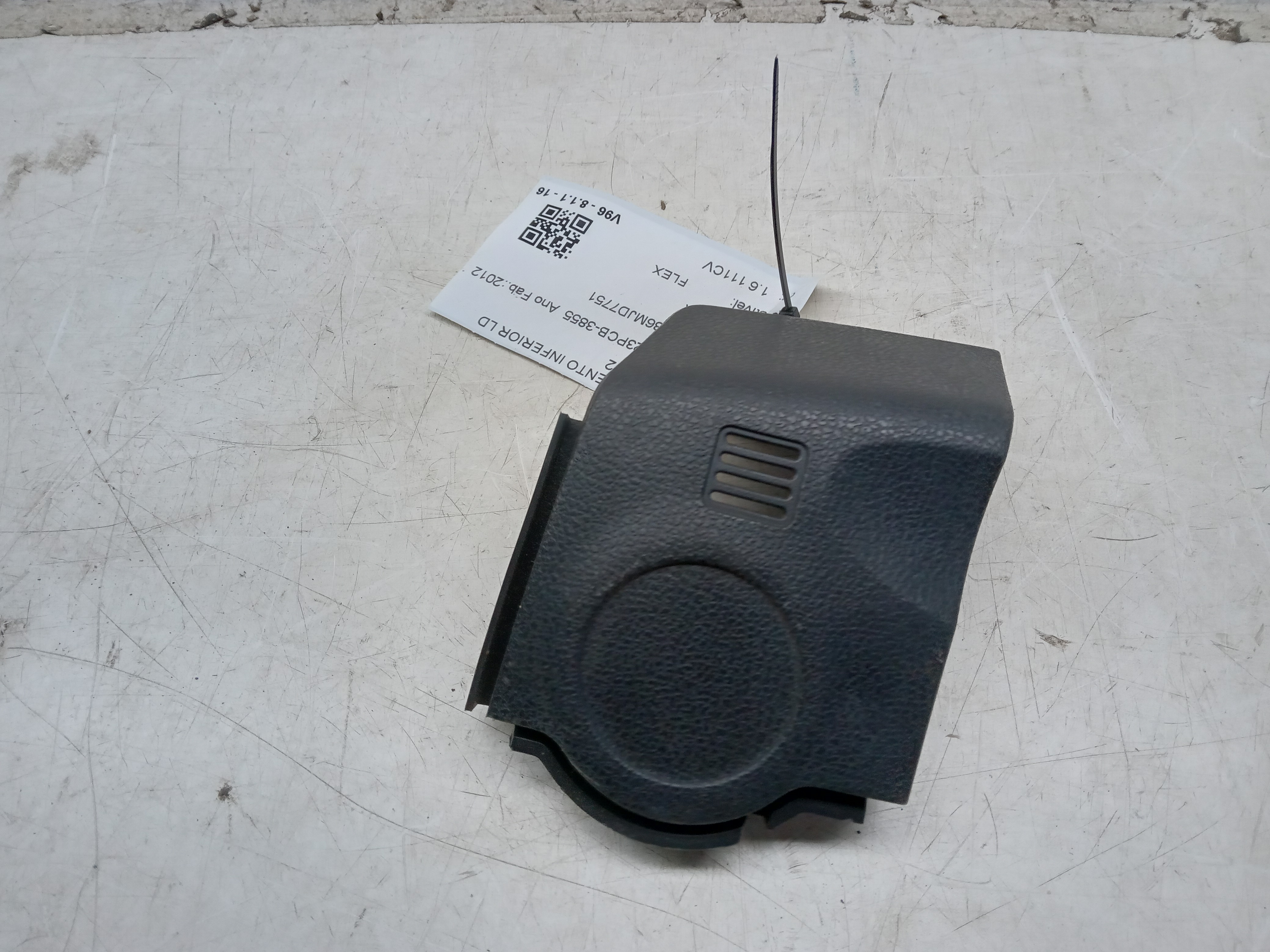 MOLDURA ACABAMENTO INFERIOR LD NISSAN MARCH 2012 1