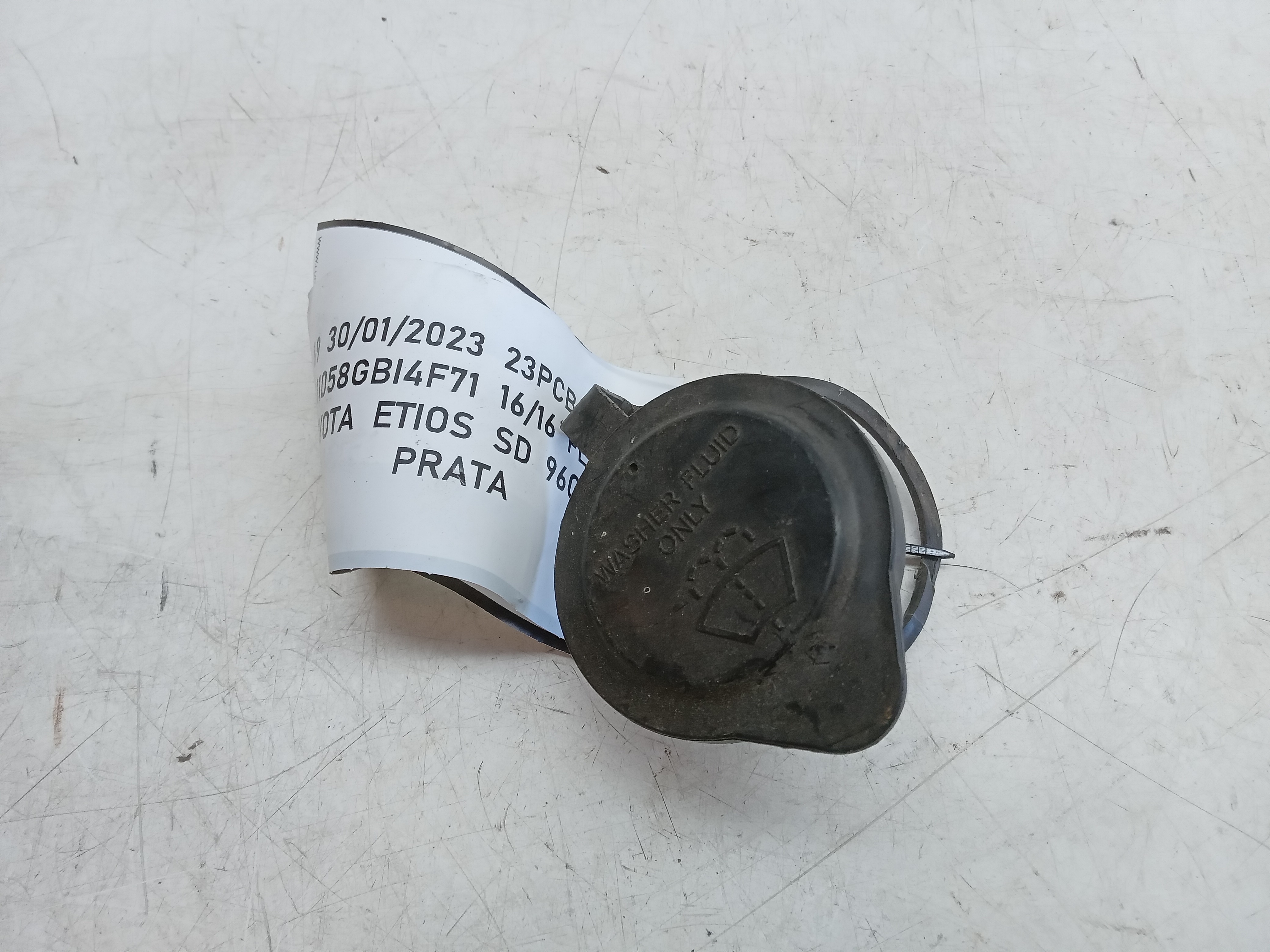TAMPA RESERVATORIO LIMPADOR PARABRISA TOYOTA ETIOS 2016