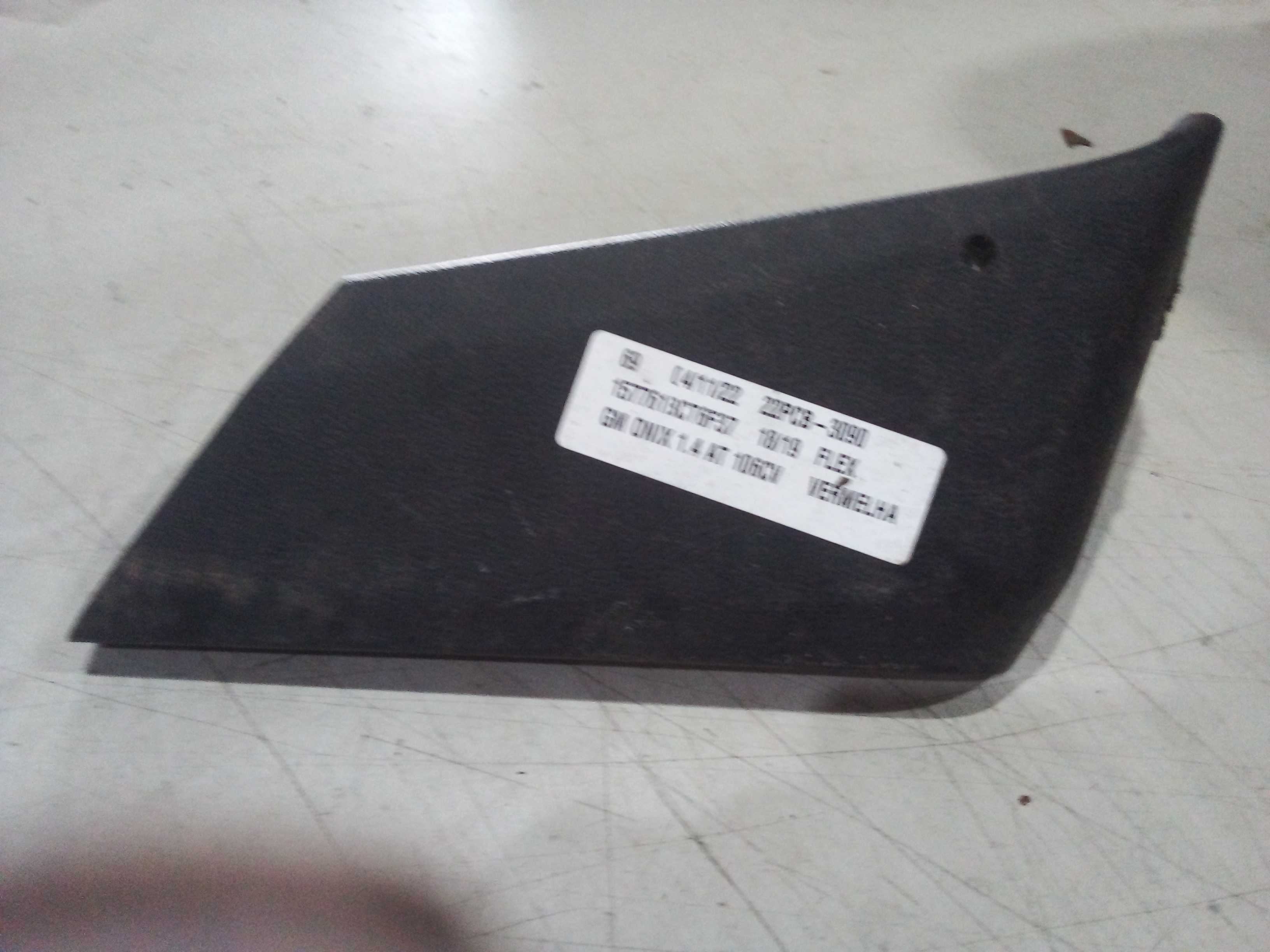MOLDURA BANCO LADO ESQ ONIX PRISMA 2014 94761232 2