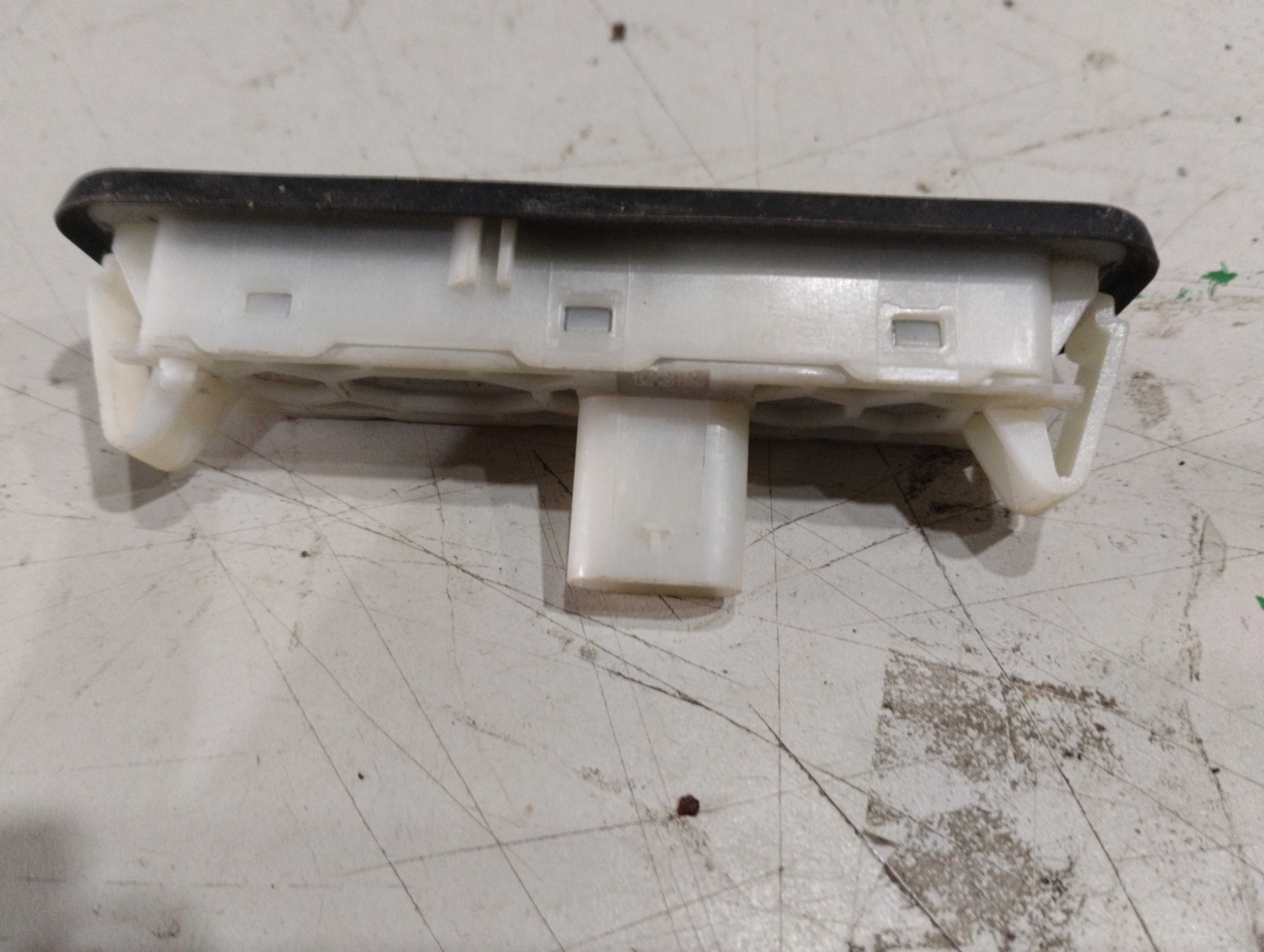 Botão de abertura do porta malas Fiat Cronos 2018 2
