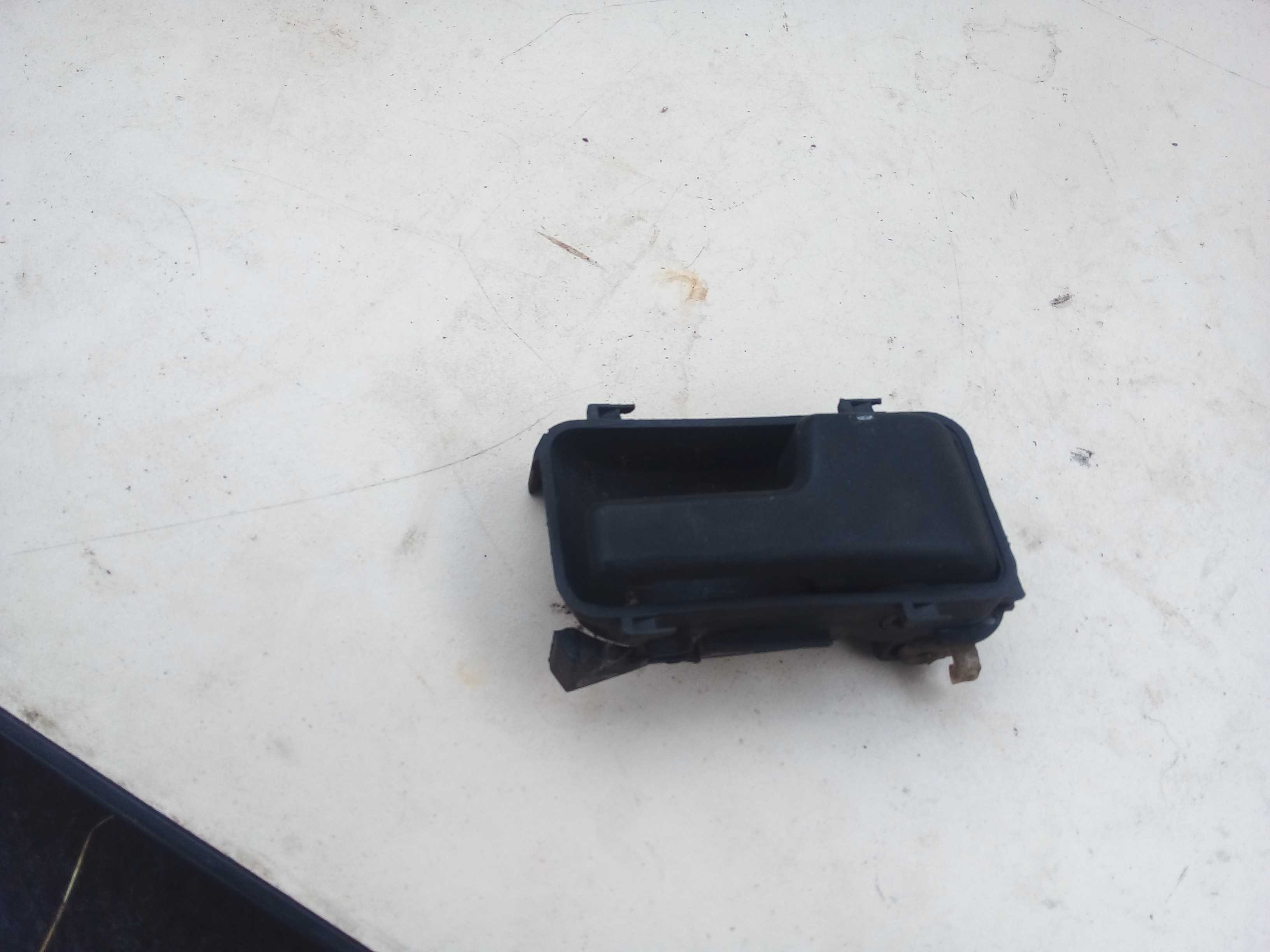MAÇANETA INTERNA PORTA TRÁS DIREITA UNO 95 2