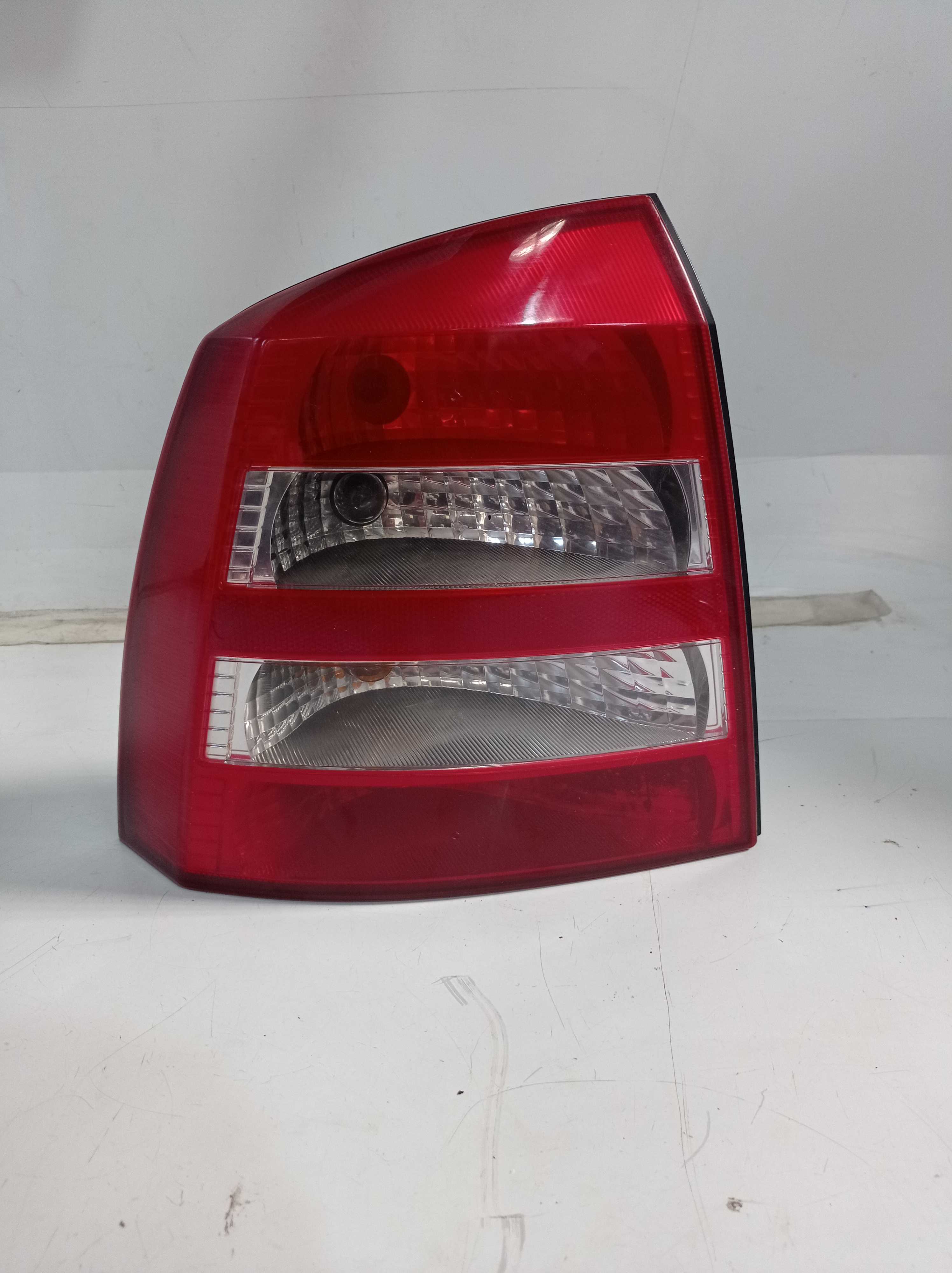 LANTERNA TRASEIRA ESQUERDA GM ASTRA 2003 A 2012 1