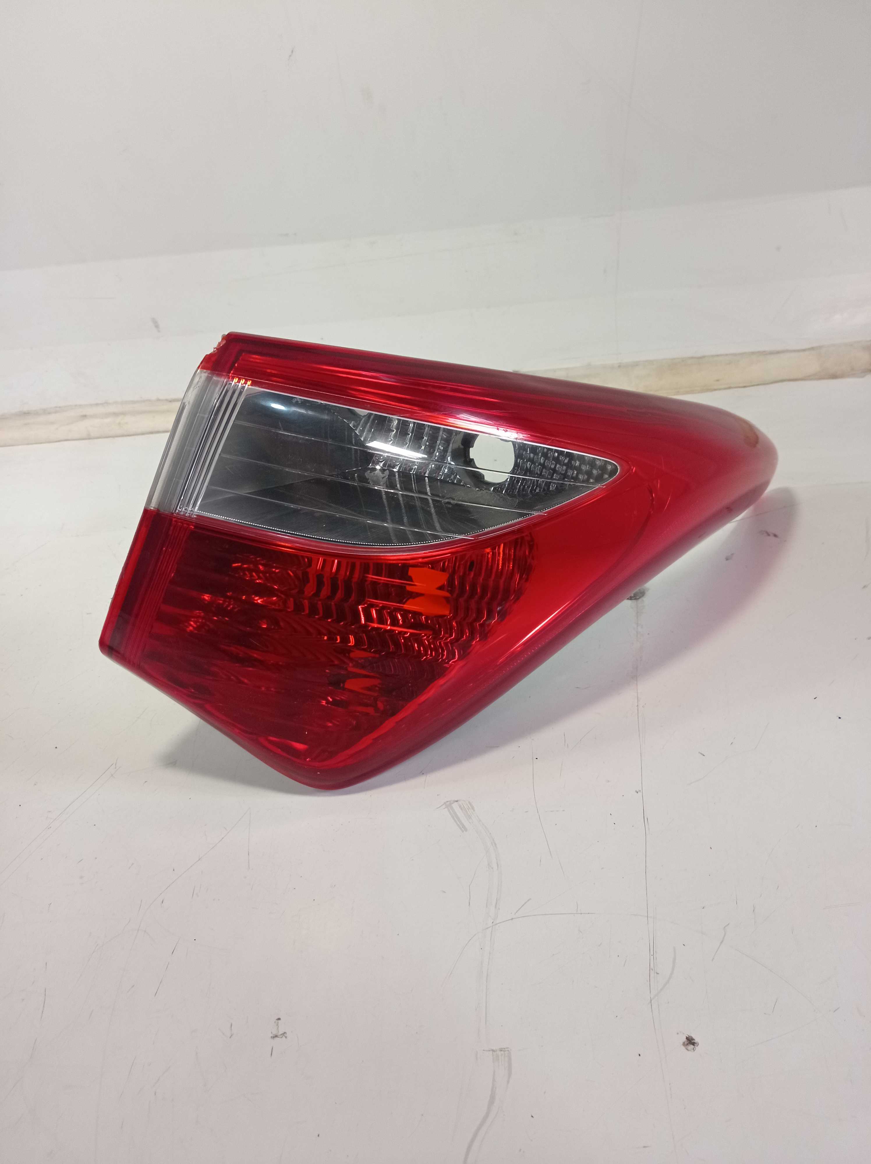 LANTERNA TRASEIRA DIREITA HYUNDAI HB20 HATCH 2012 A 2015 1