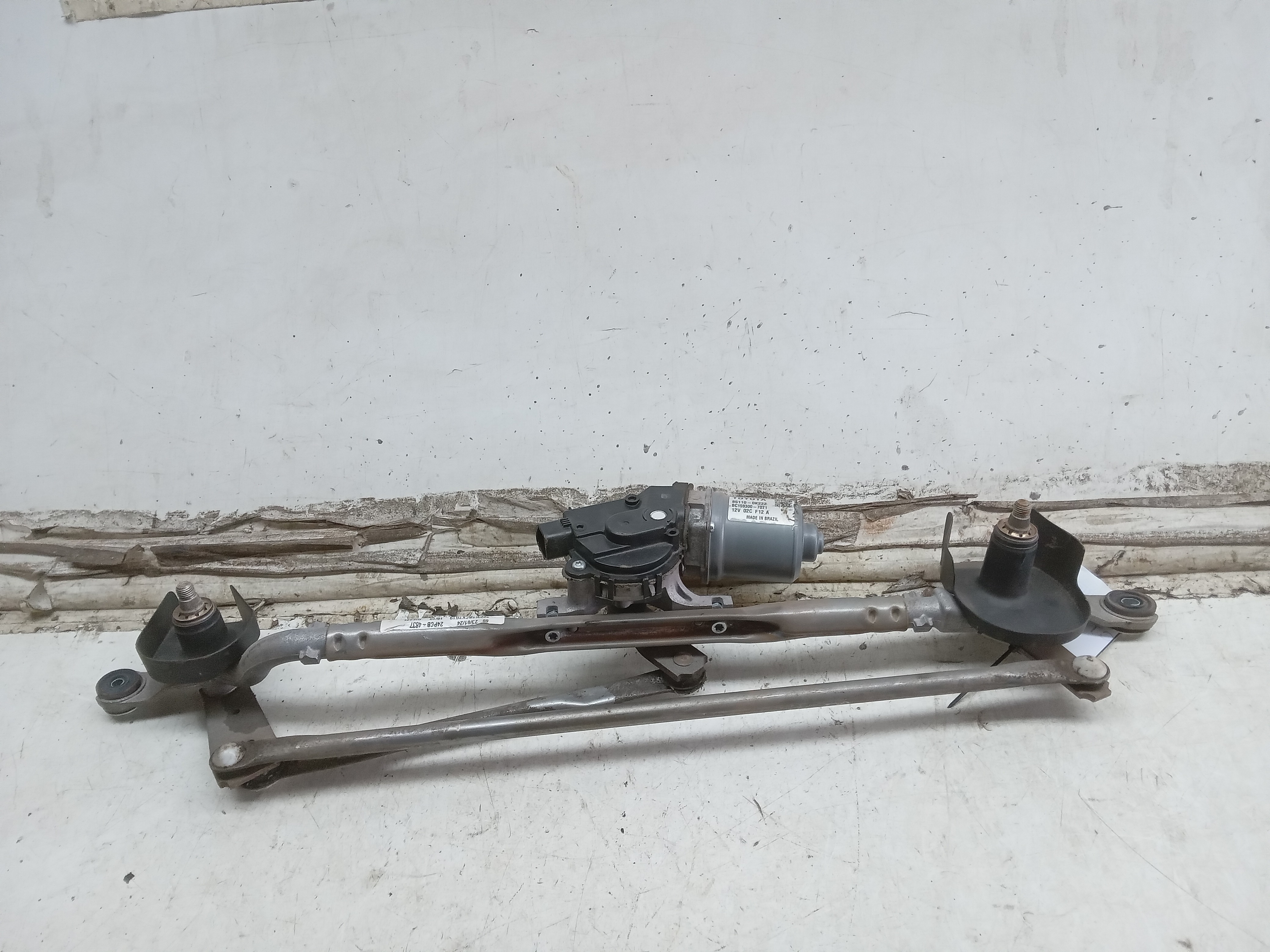 MAQUINA GALHADA LIMPADOR PARABRISA TOYOTA HILUX 2019