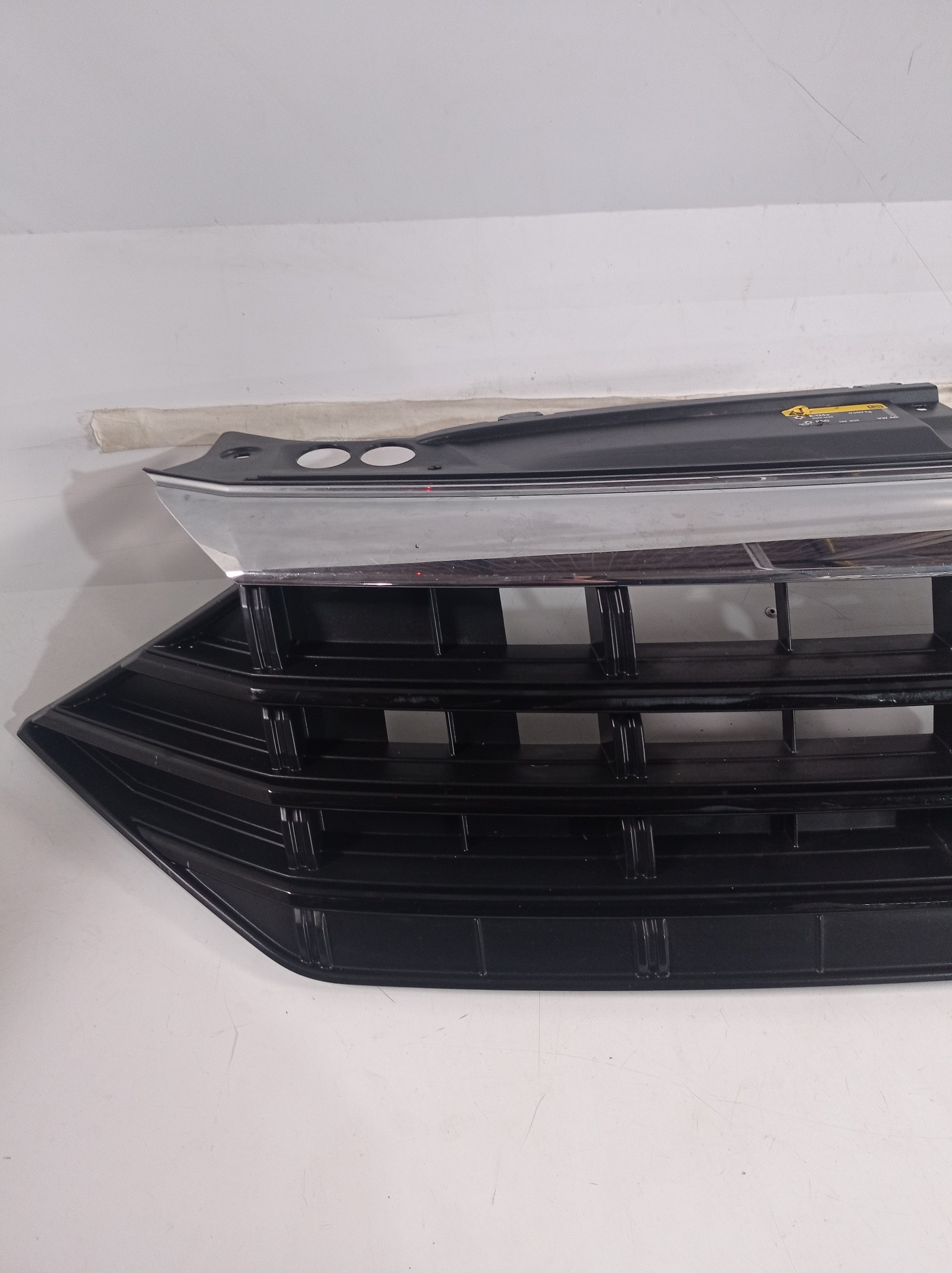 Grade Radiador Volkswagen Jetta 2018 A 2020 4