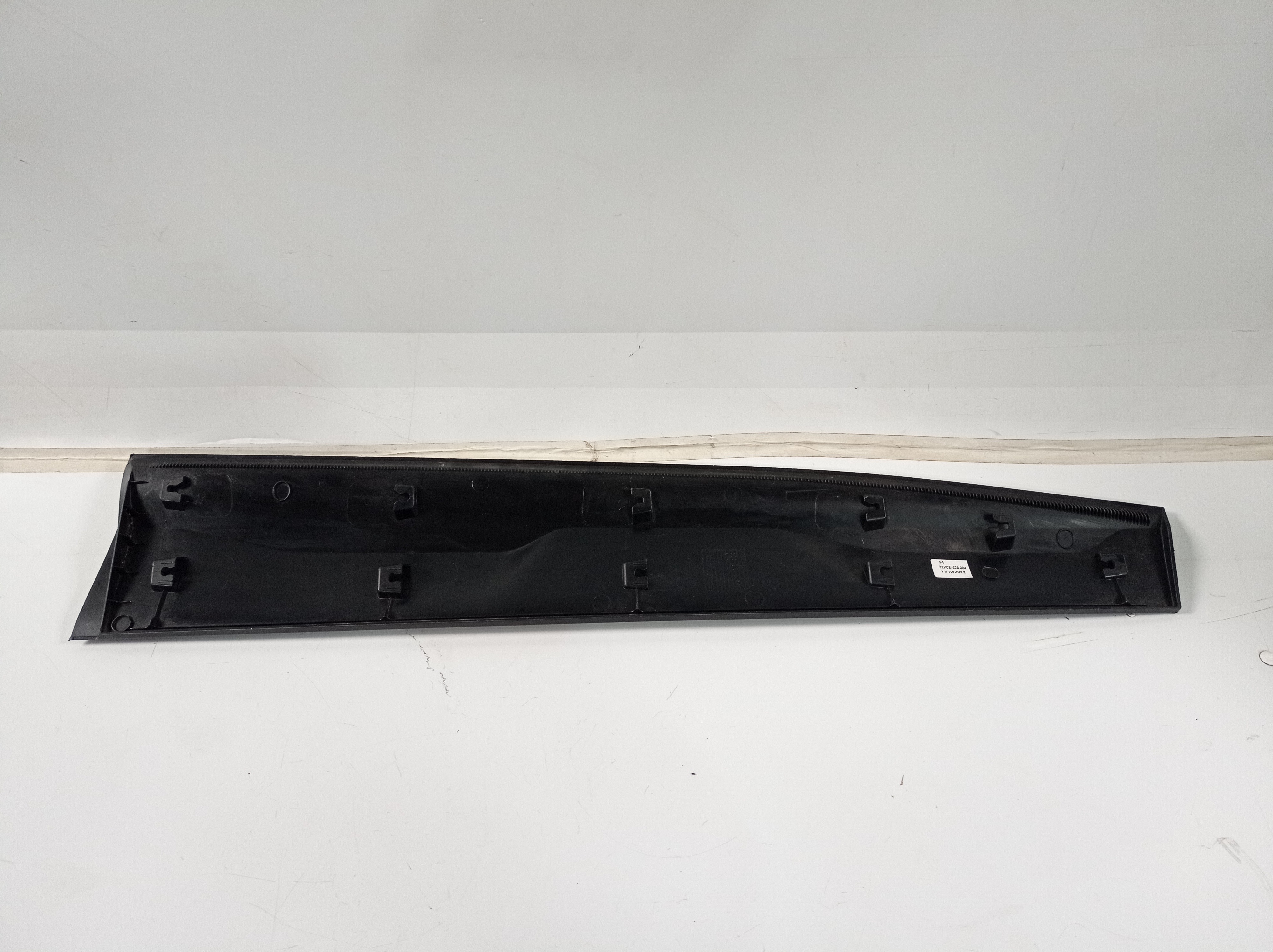 Aplique Friso Porta Diant Esquerda Gm Tracker 2020 A 2021 2