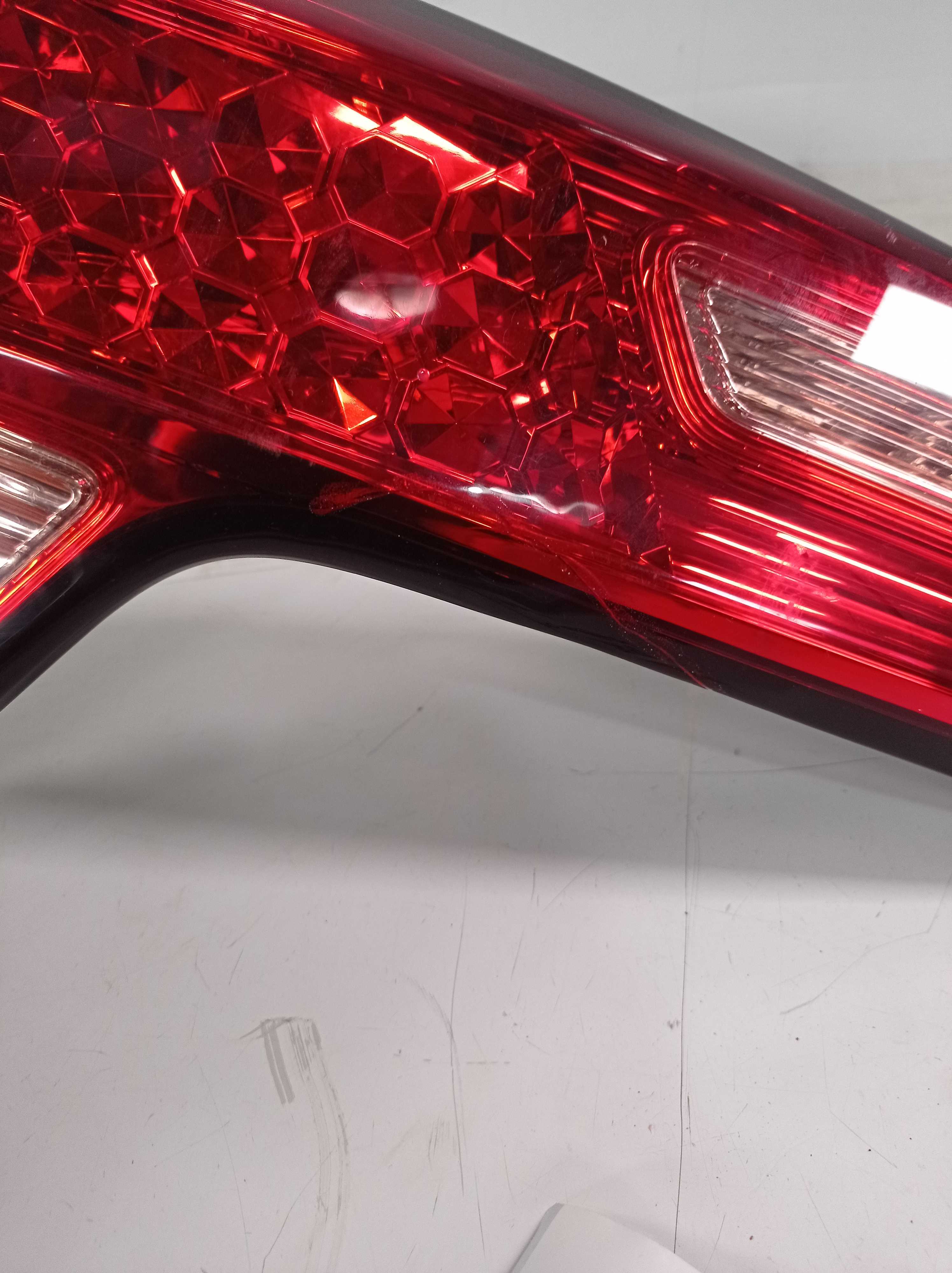 LANTERNA TRASEIRA ESQUERDA TAMPA HONDA HRV 2016 RECUPERADA 2