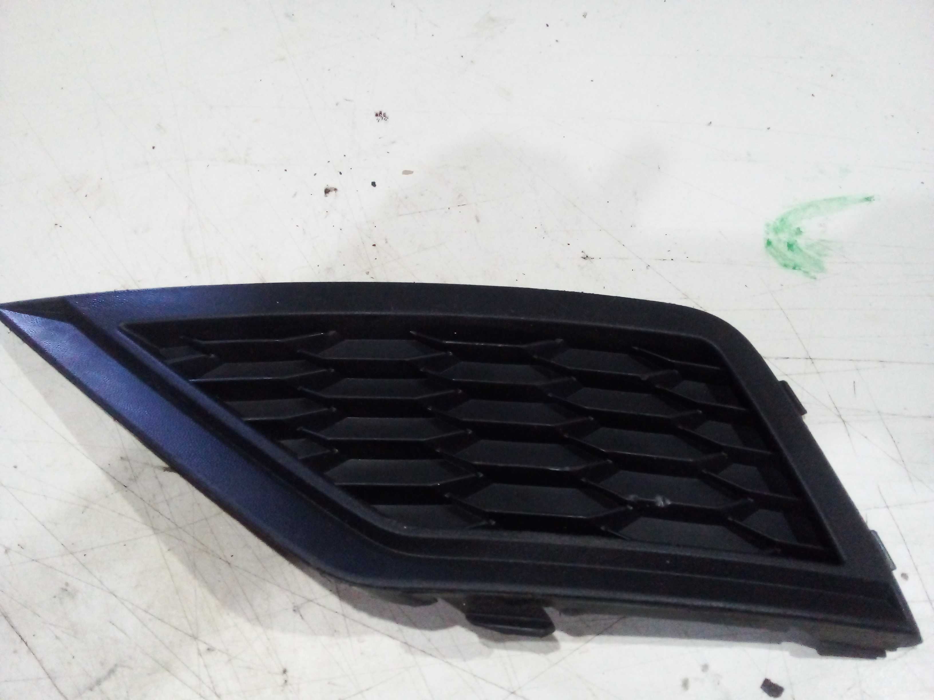 MOLDURA SEM FURO FAROL MILJA ESQ GOL VOYAGE G5 5U0853665 1