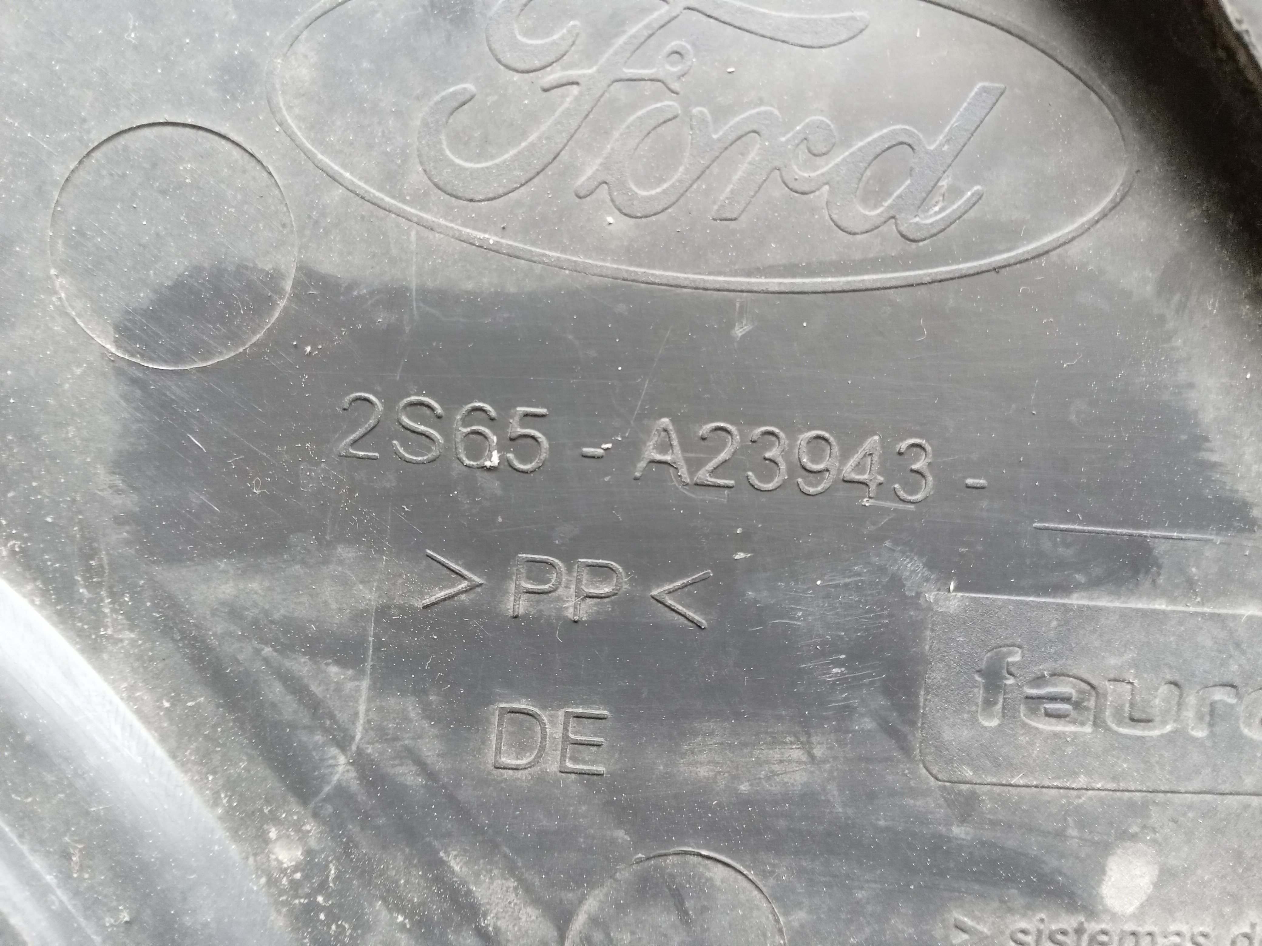 FORRO PORTA DIANT LE FORD FIESTA SEDAN 2013 3