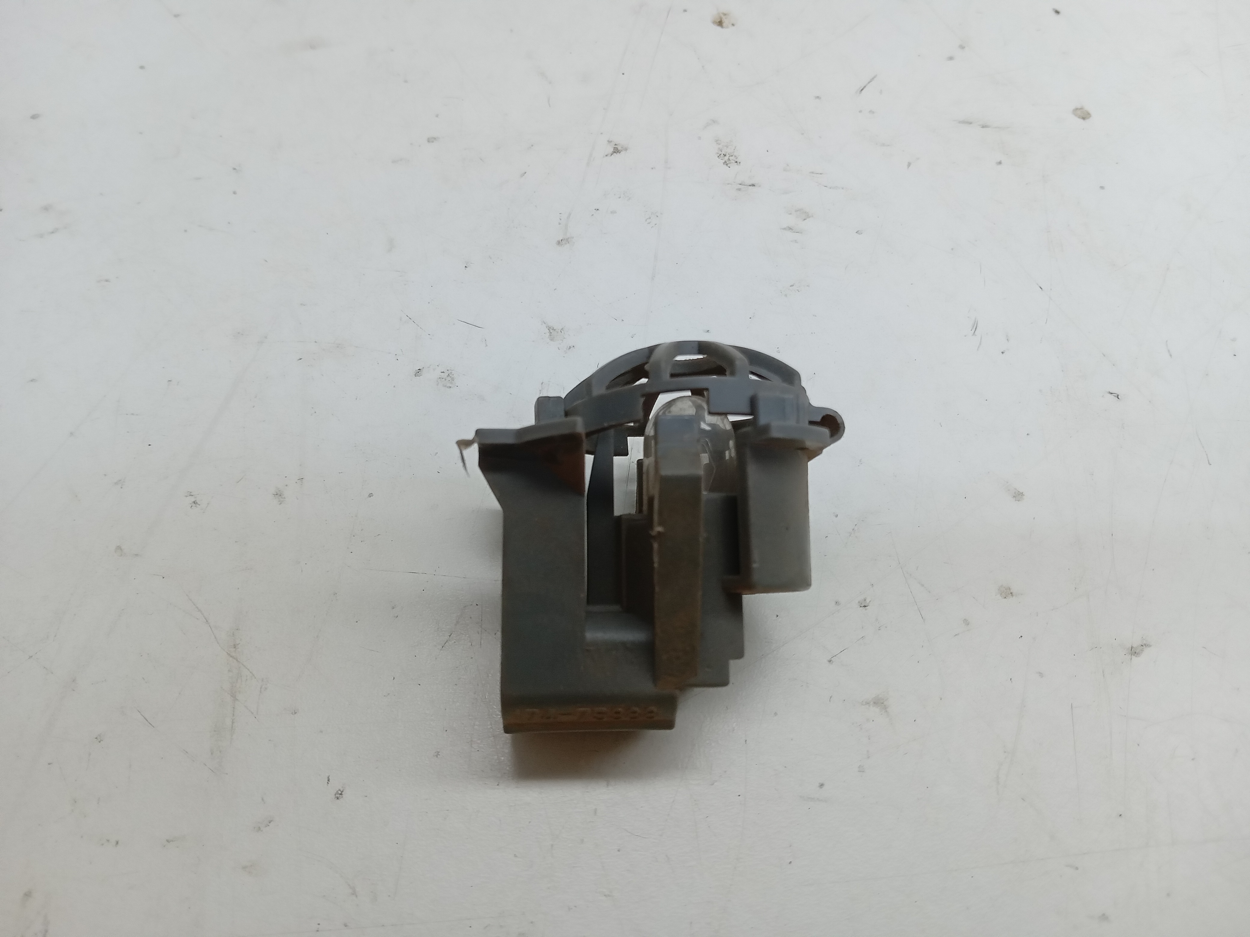 LUZ CORTESIA PORTA MALAS TOYOTA COROLLA 2005 3