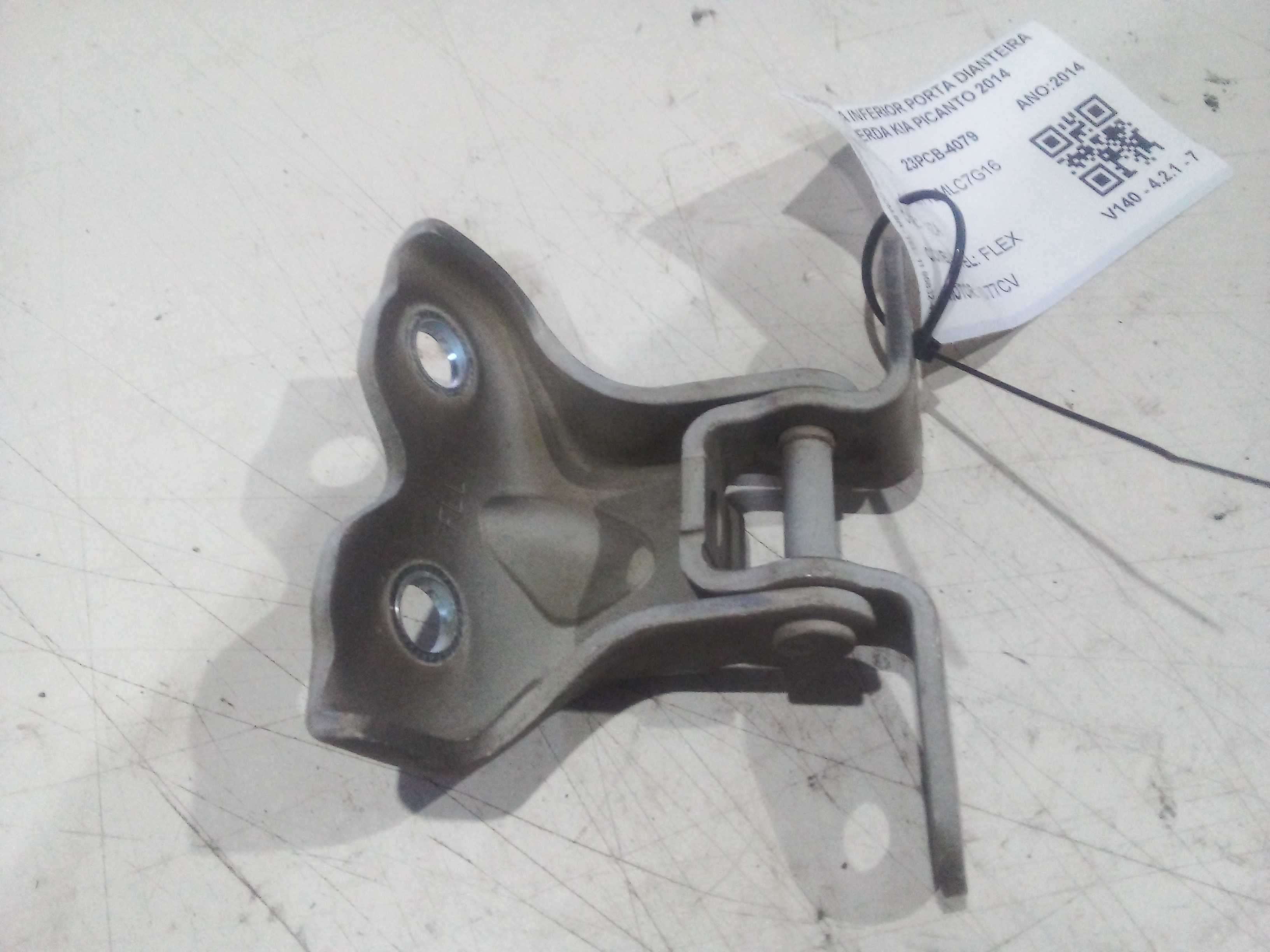 DOBRADIÇA INFERIOR PORTA DIANTEIRA ESQUERDA KIA PICANTO 2014 2