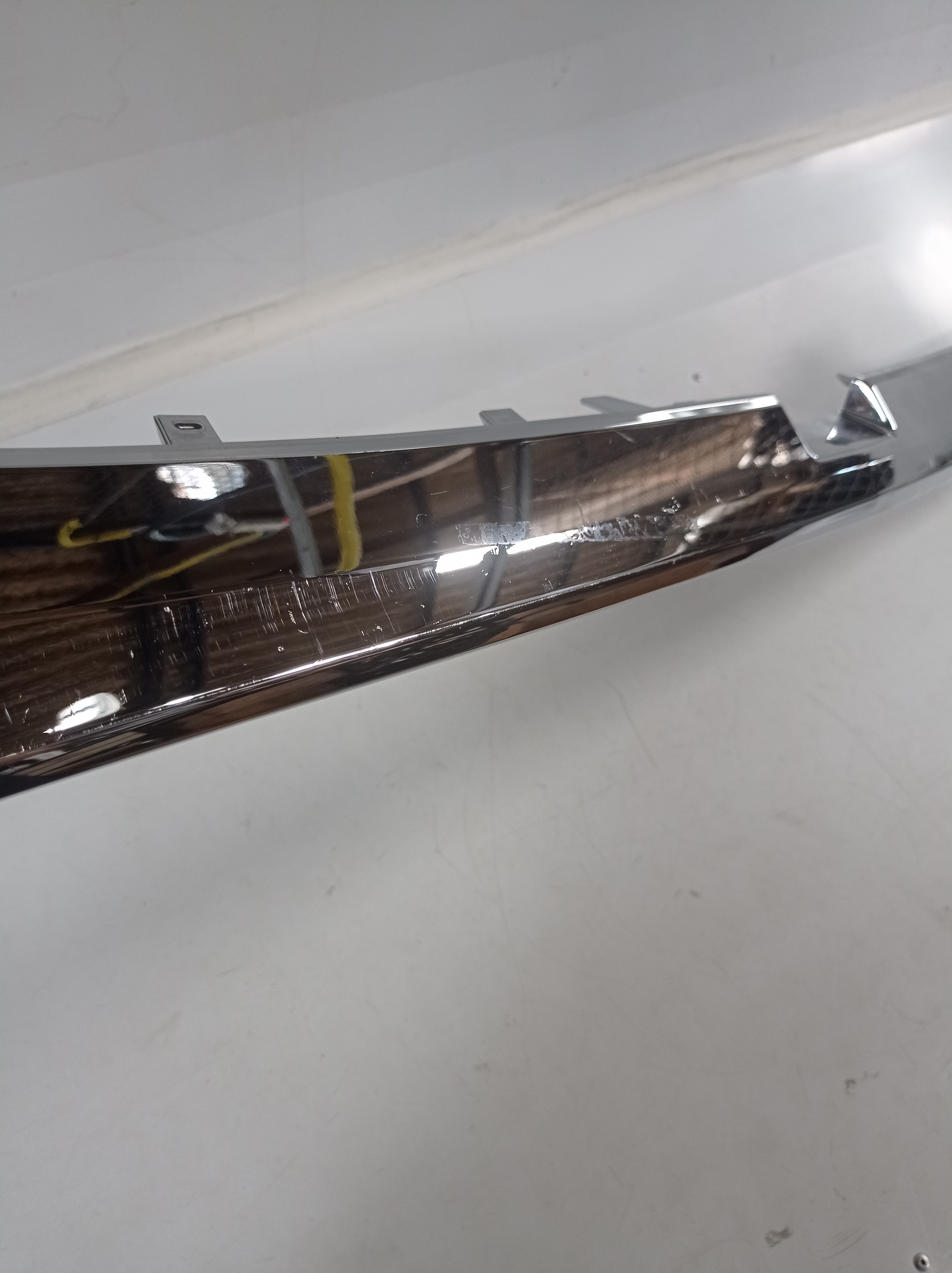 Moldura Cromada Grade Radiador Gm Tracker 2021 A 2024 7