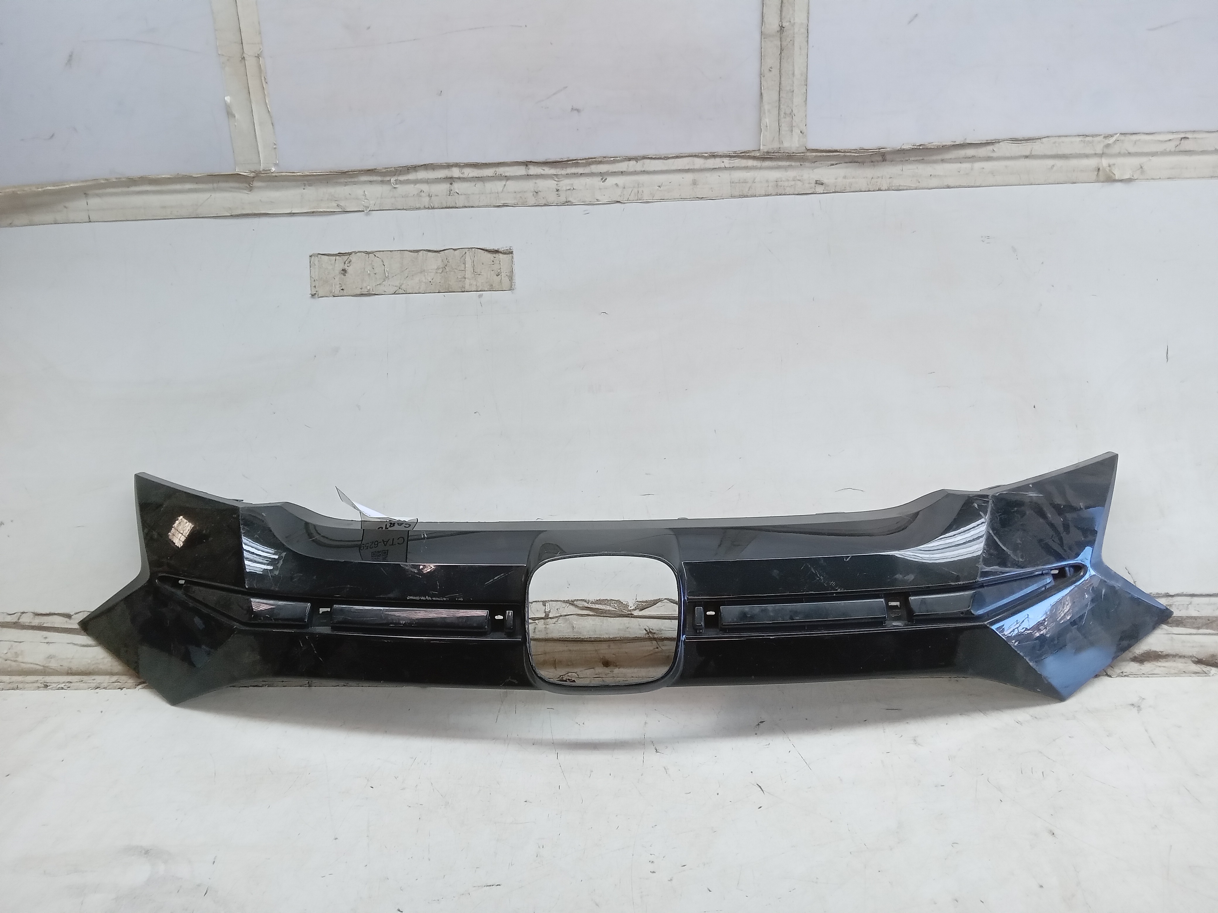 MOLDURA GRADE DIANTEIRA HONDA HRV 2016 1