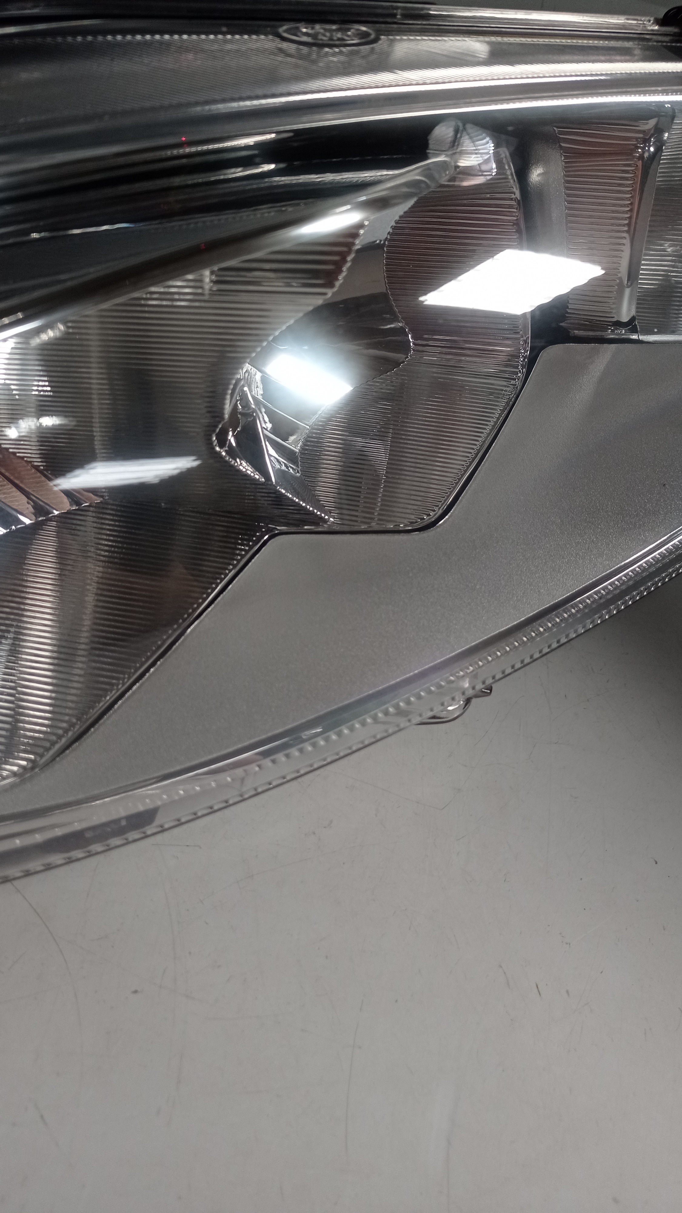 Farol Direito Ford New Fiesta 2013 A 2019 Recuperada 5