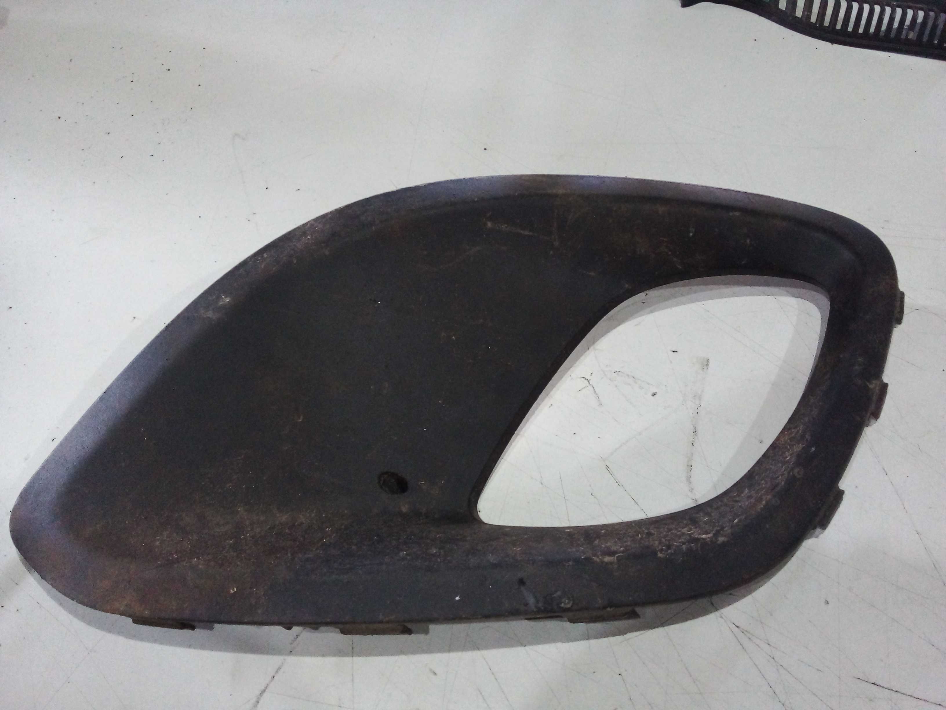 MOLDURA MILHA LADO ESQ KIA PICANTO 2013 865271Y020 1