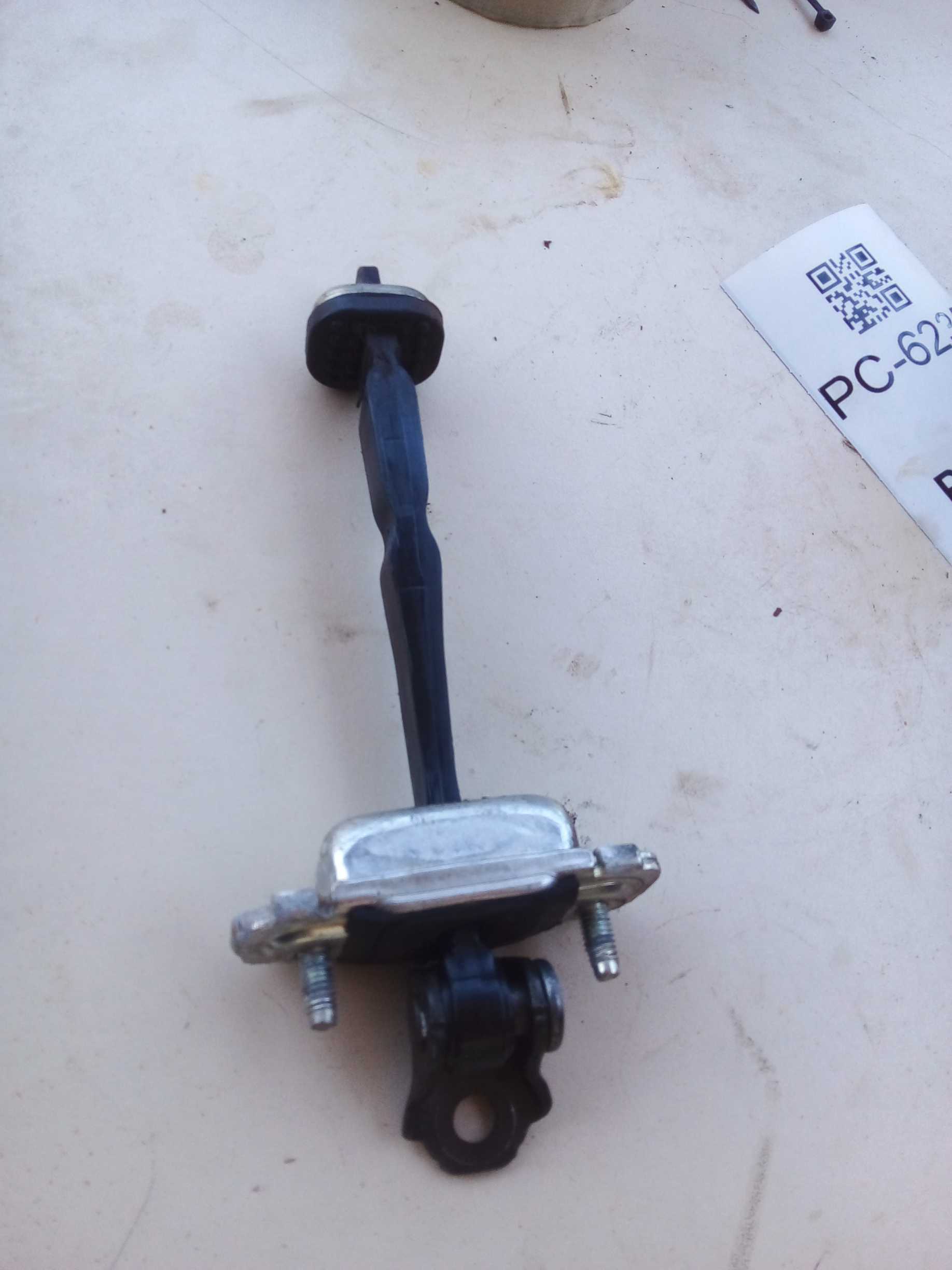 LIMITADOR PORTA TRÁS ESQ ÔNIX 2016 2