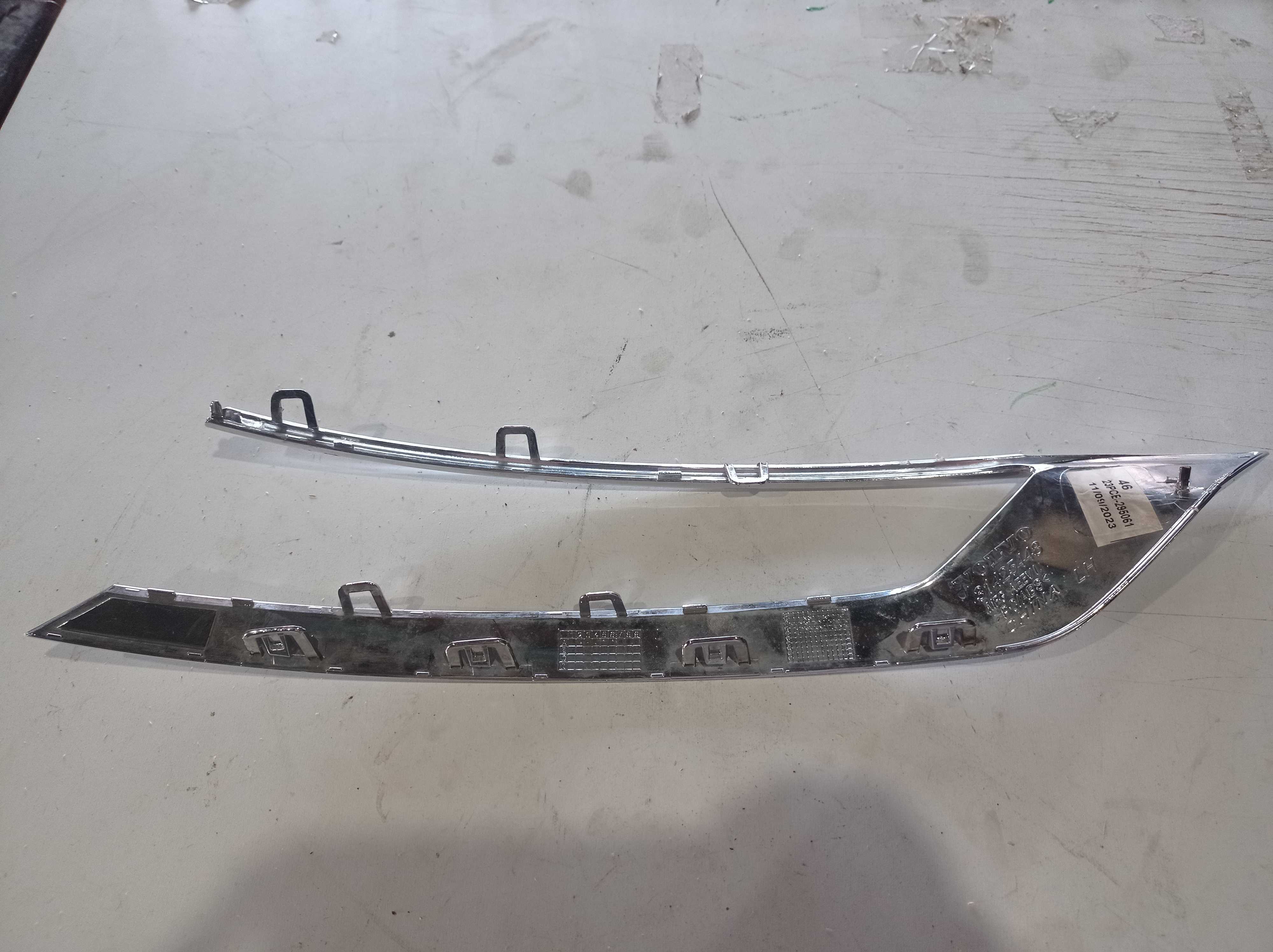 MOLDURA CROMADA GRADE DIANTEIRA ESQUERDA VOLVO S90 2017 3