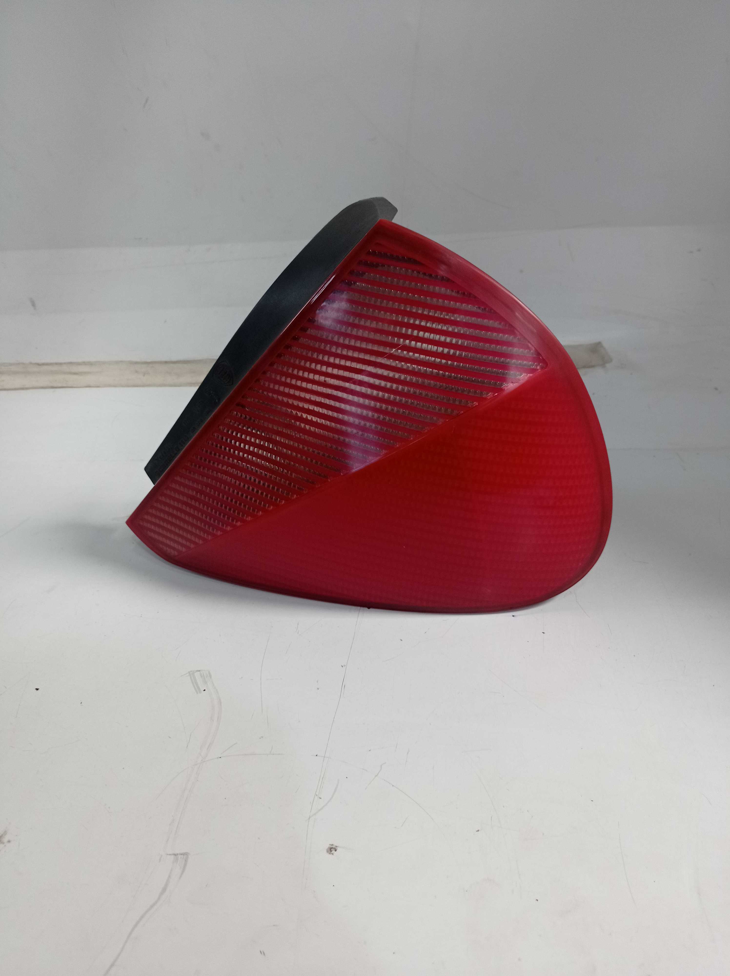 LANTERNA TRASEIRA DIREITA FIAT MAREA SEDAN 2002 A 2005 1