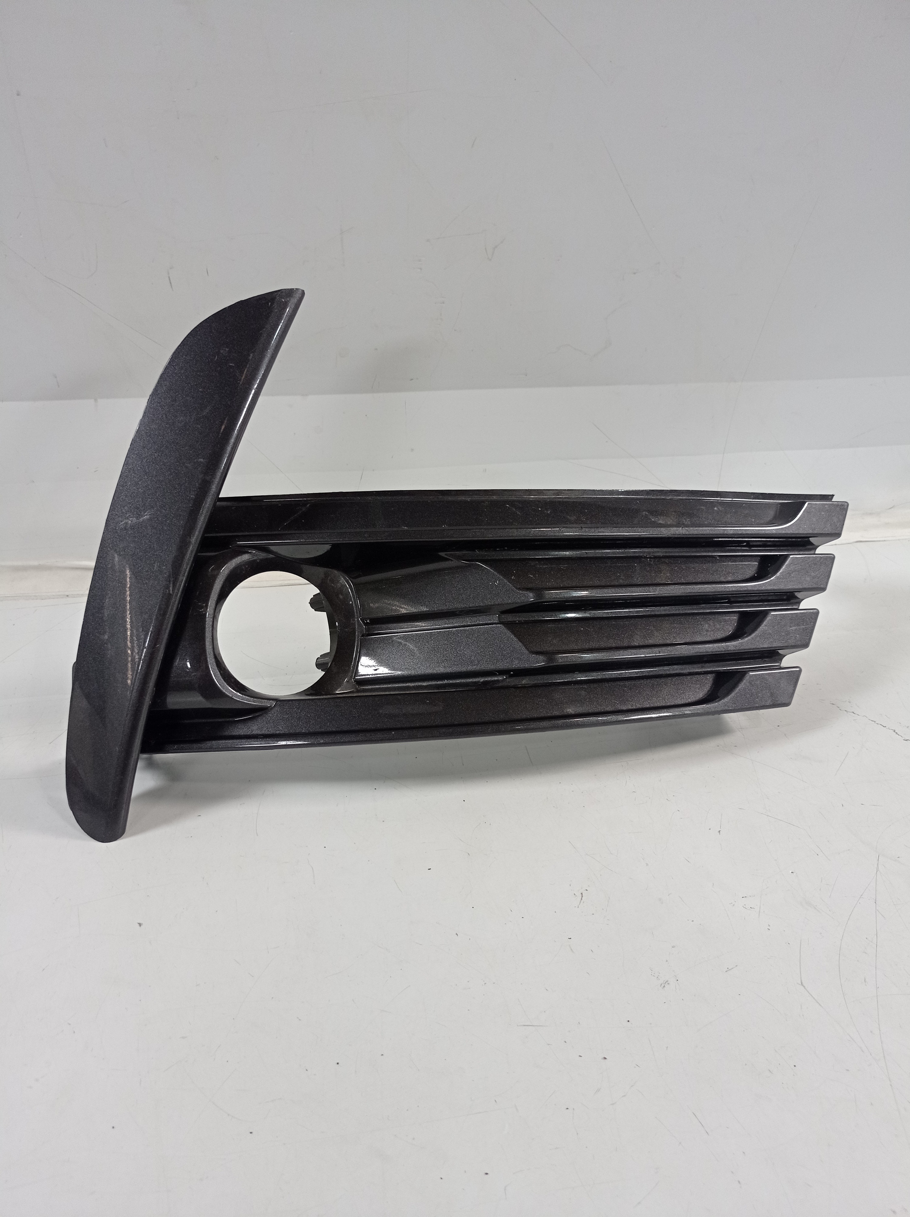 8148102820 Moldura Farol Milha Direito Corolla 2017/2019