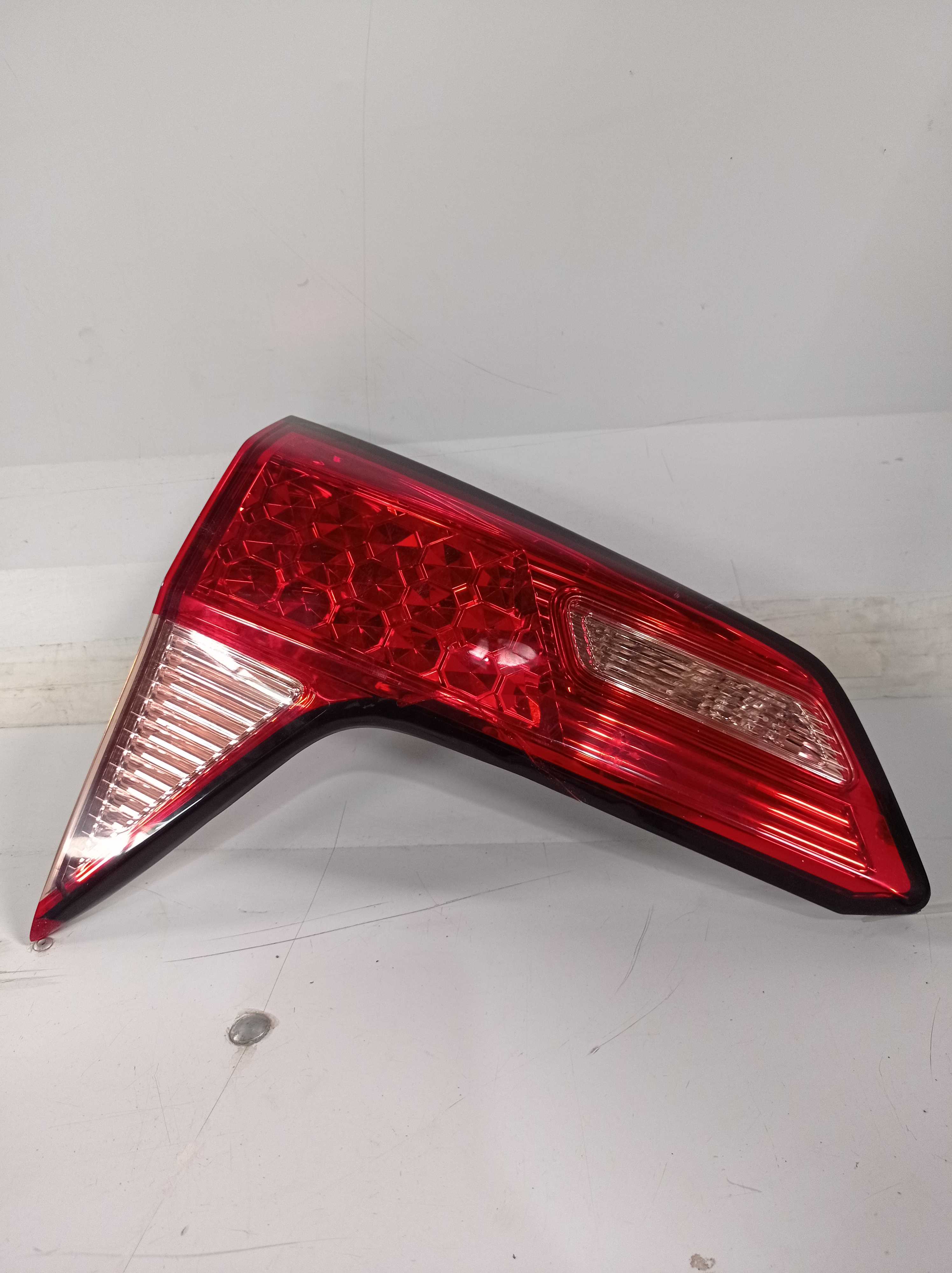 LANTERNA TRASEIRA ESQUERDA TAMPA HONDA HRV 2016 RECUPERADA