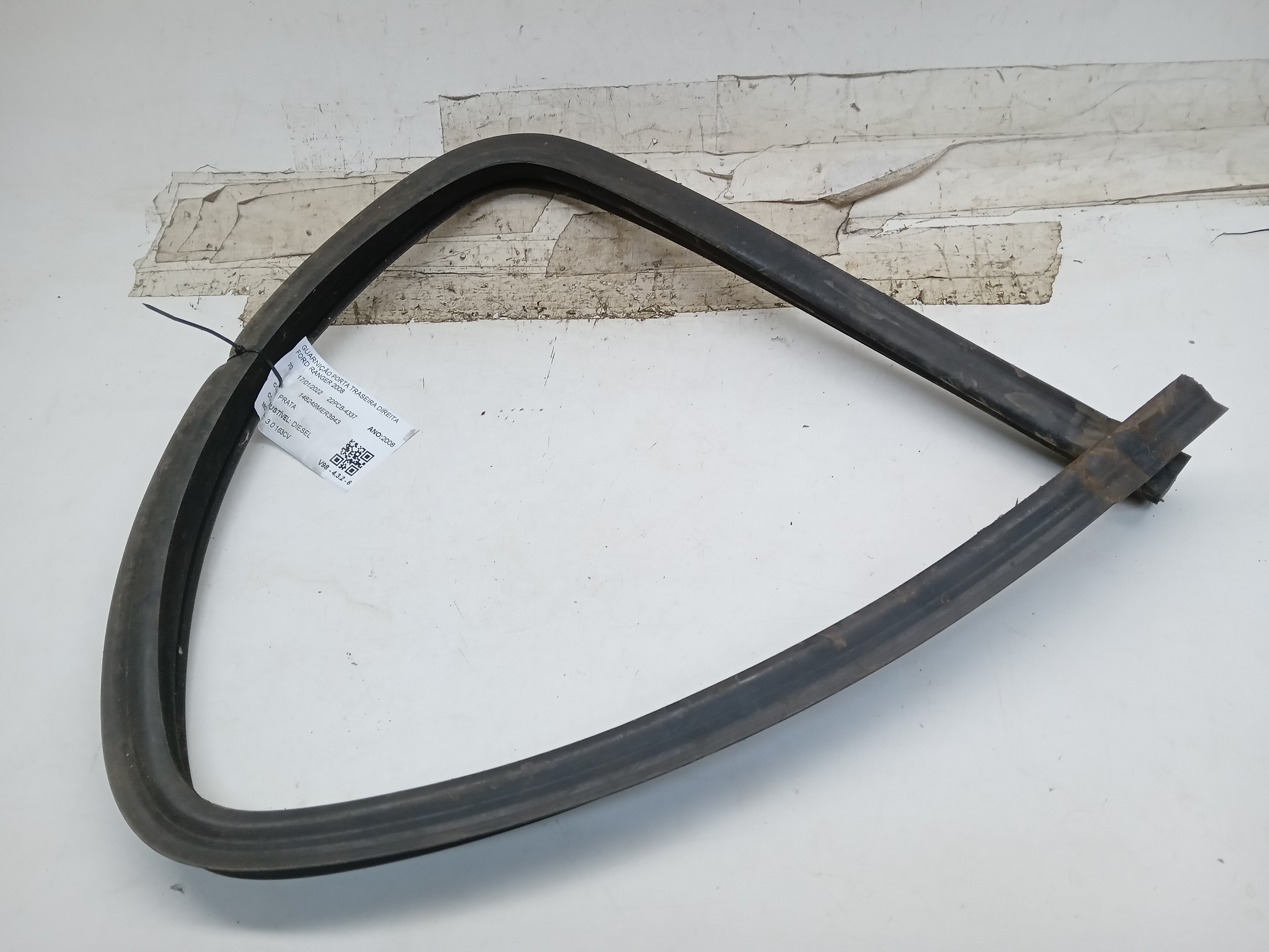 GUARNIÇÃO PORTA TRASEIRA DIREITA FORD RANGER 2008