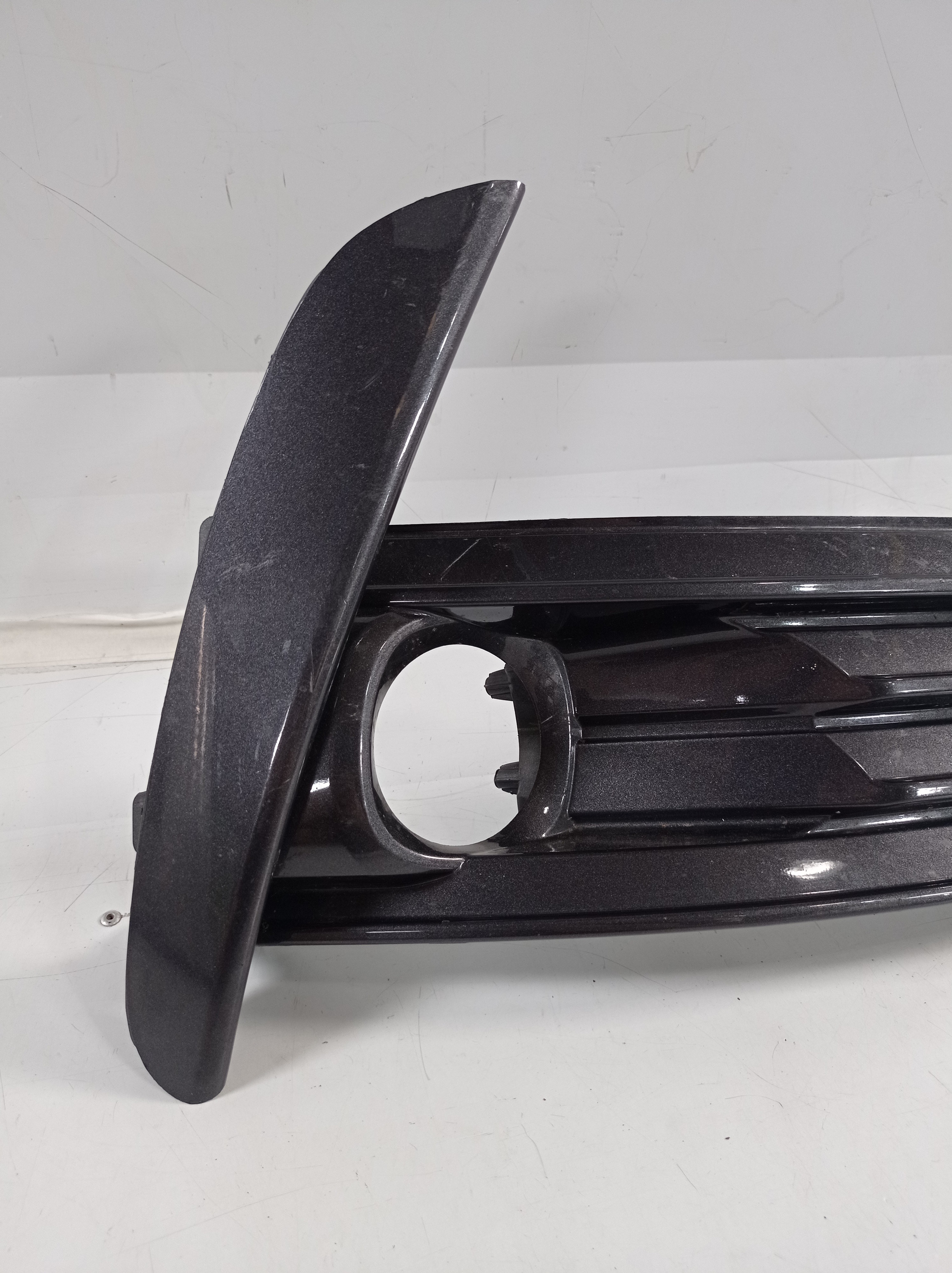 8148102820 Moldura Farol Milha Direito Corolla 2017/2019 2