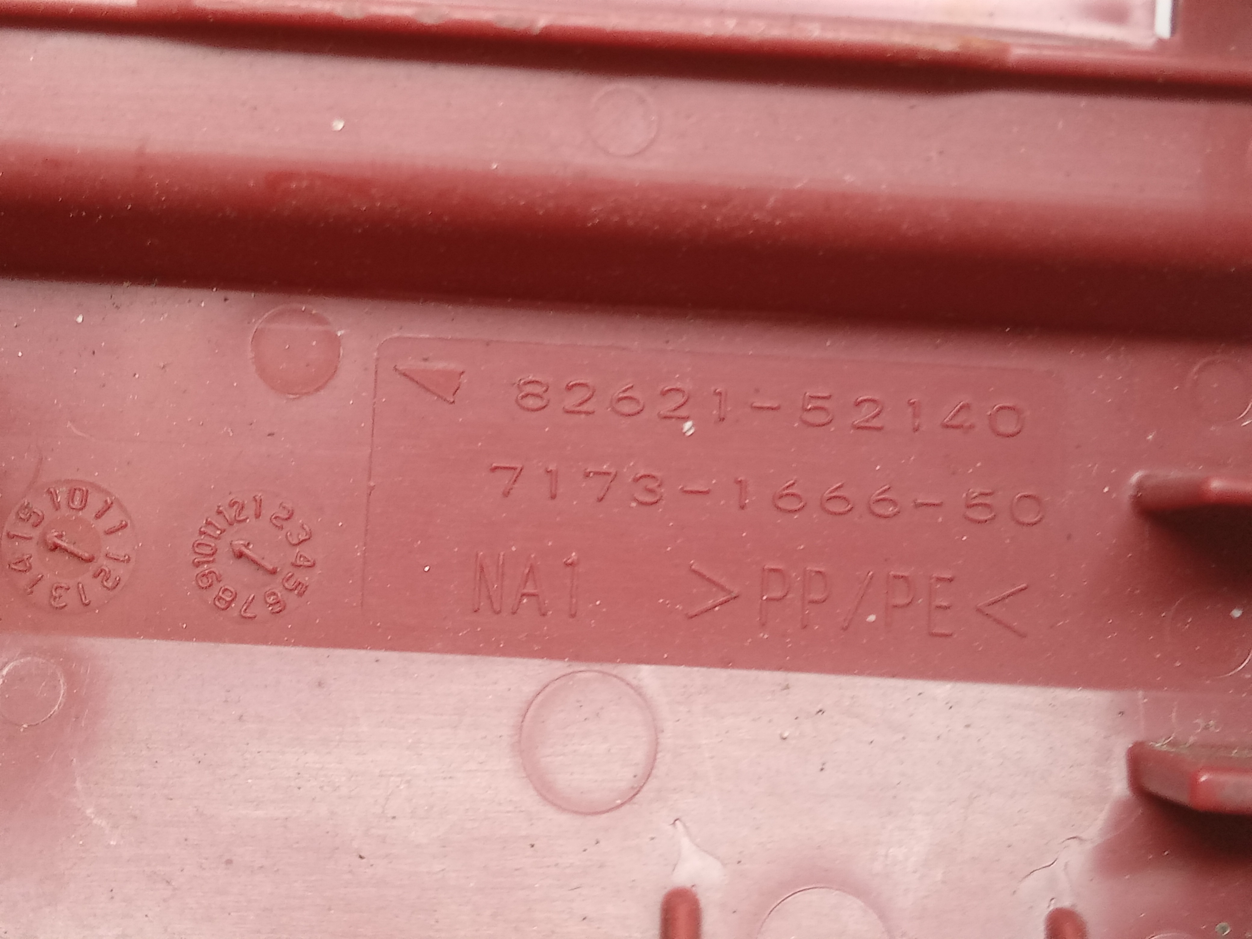 TAMPA CAPA POLO POSITIVO BATERIA TOYOTA ETIOS 2016 3