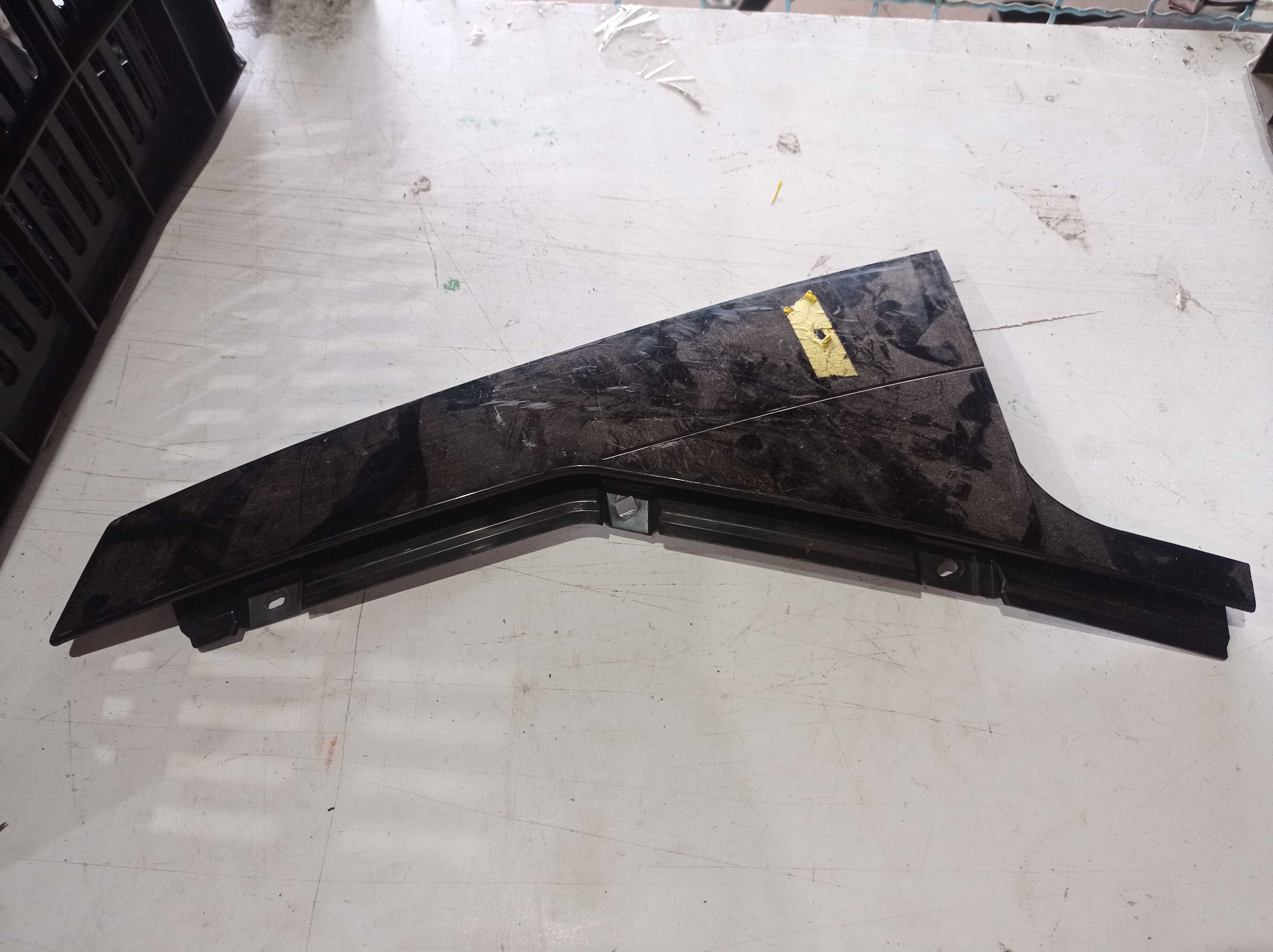 APLIQUE MOLDURA PORTA TRASEIRA ESQUERDA VOLVO XC60 2018 1