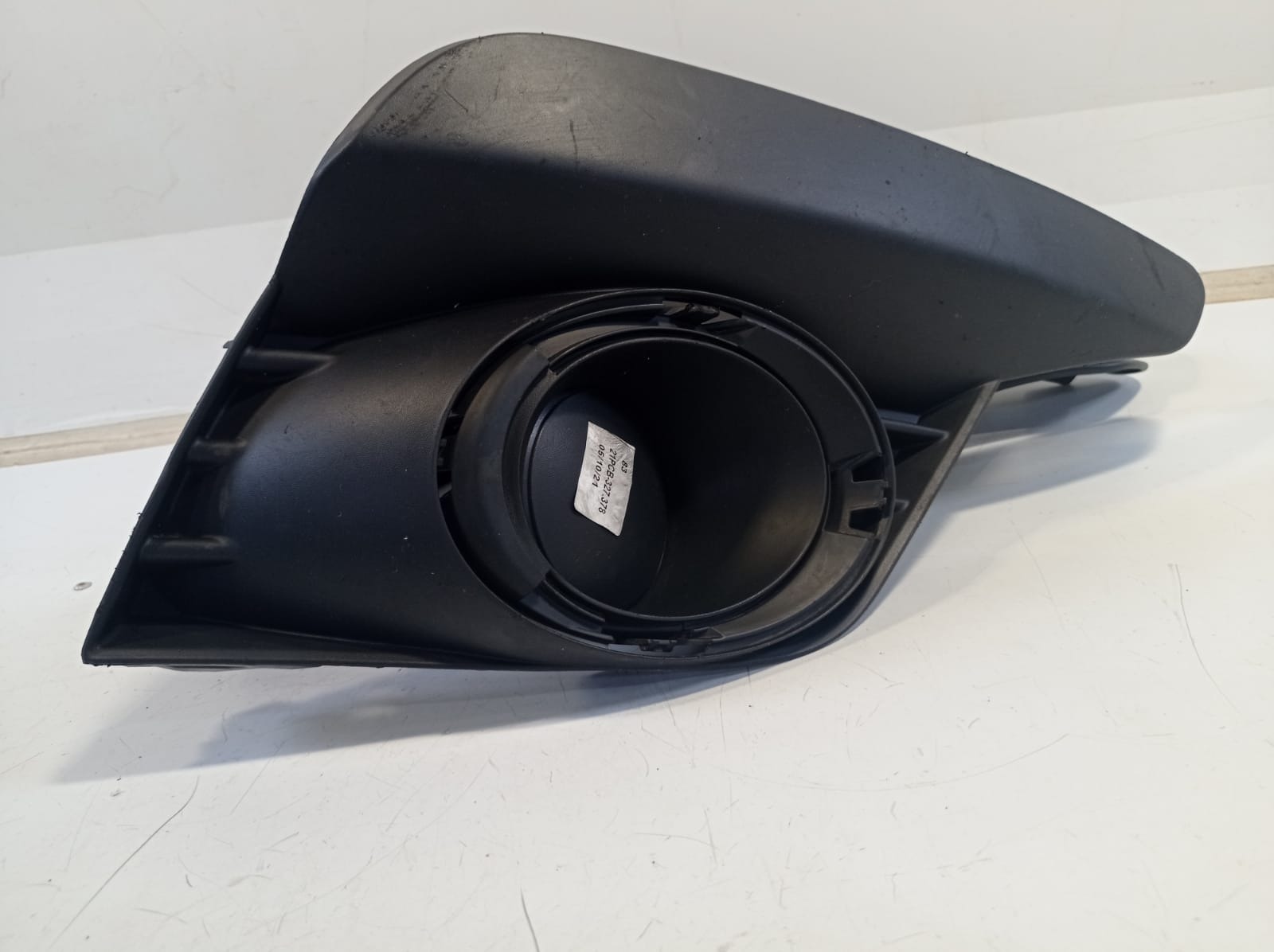 Moldura Farol Milha Direito Renault Sandero Logan 2019 2022 1