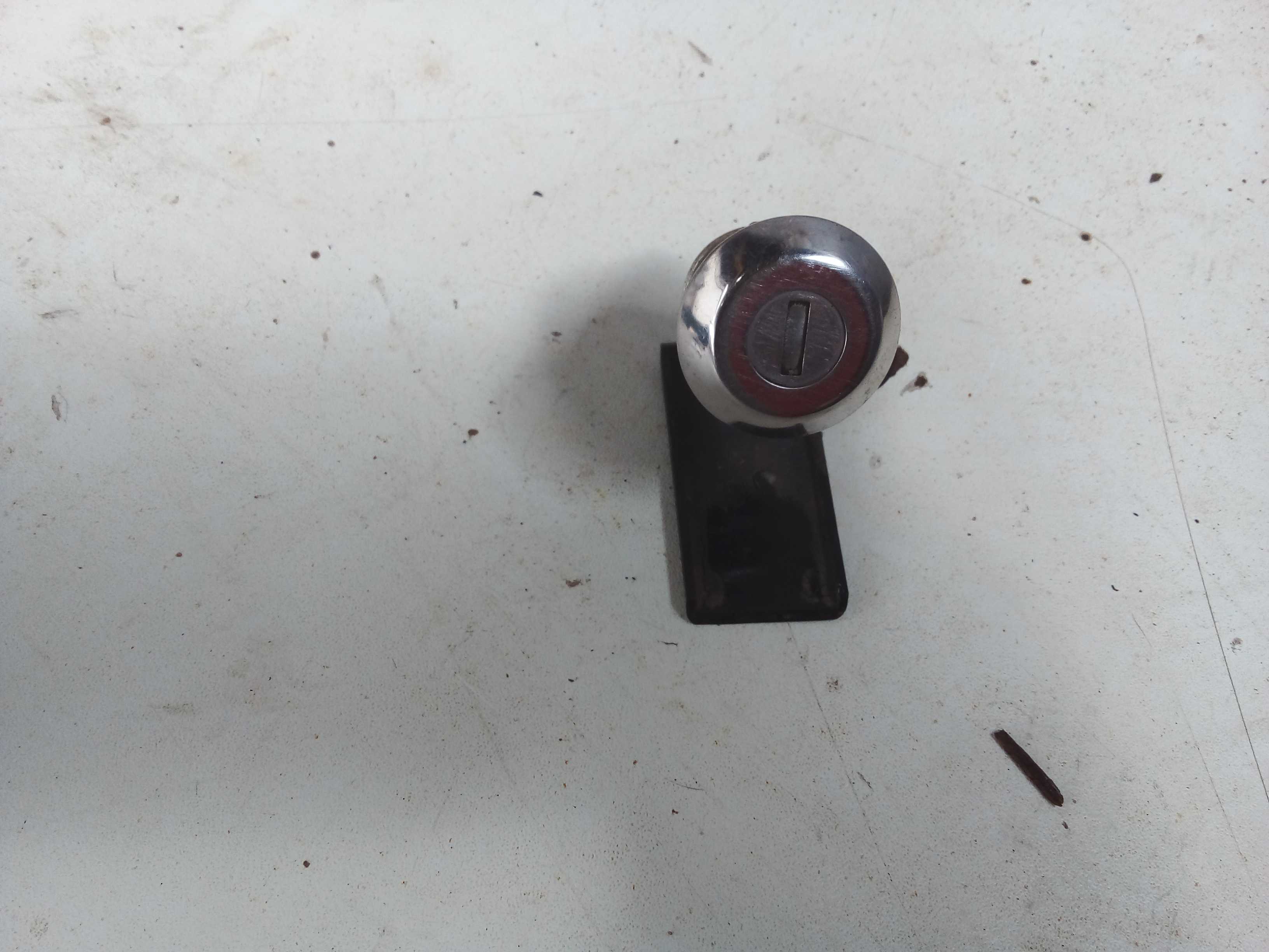 MIOLO TAMPA TRASEIRA KWID 2019 2