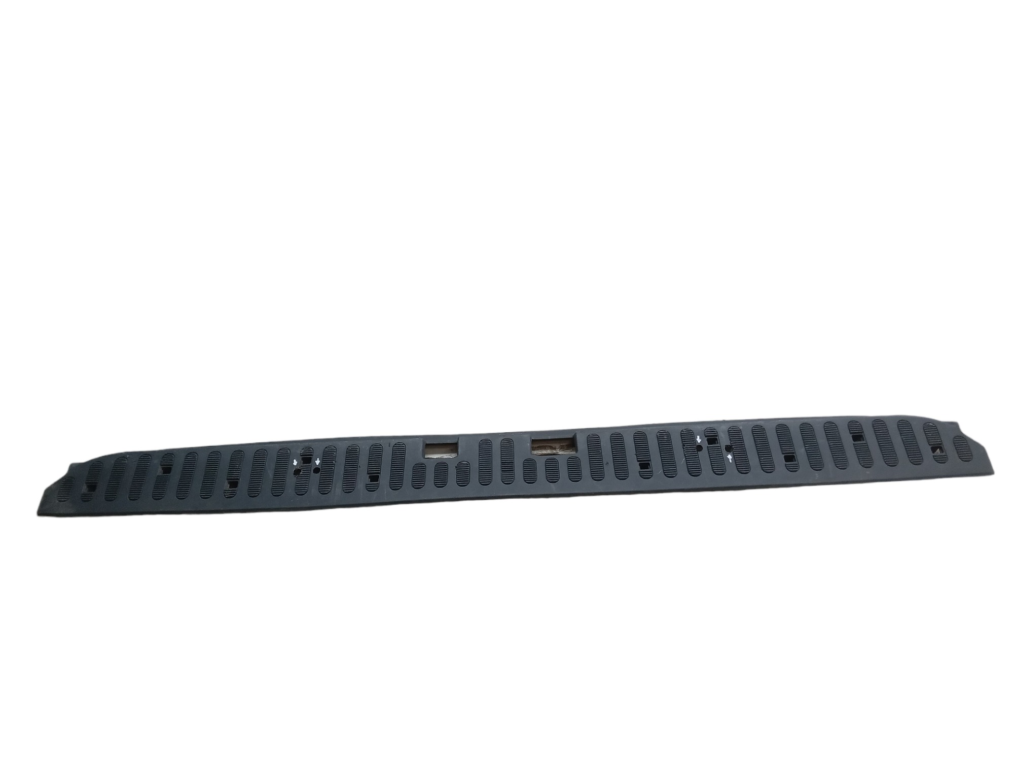 Soleira Traseira Porta Malas Renault Master 2021 P/recuperar 2