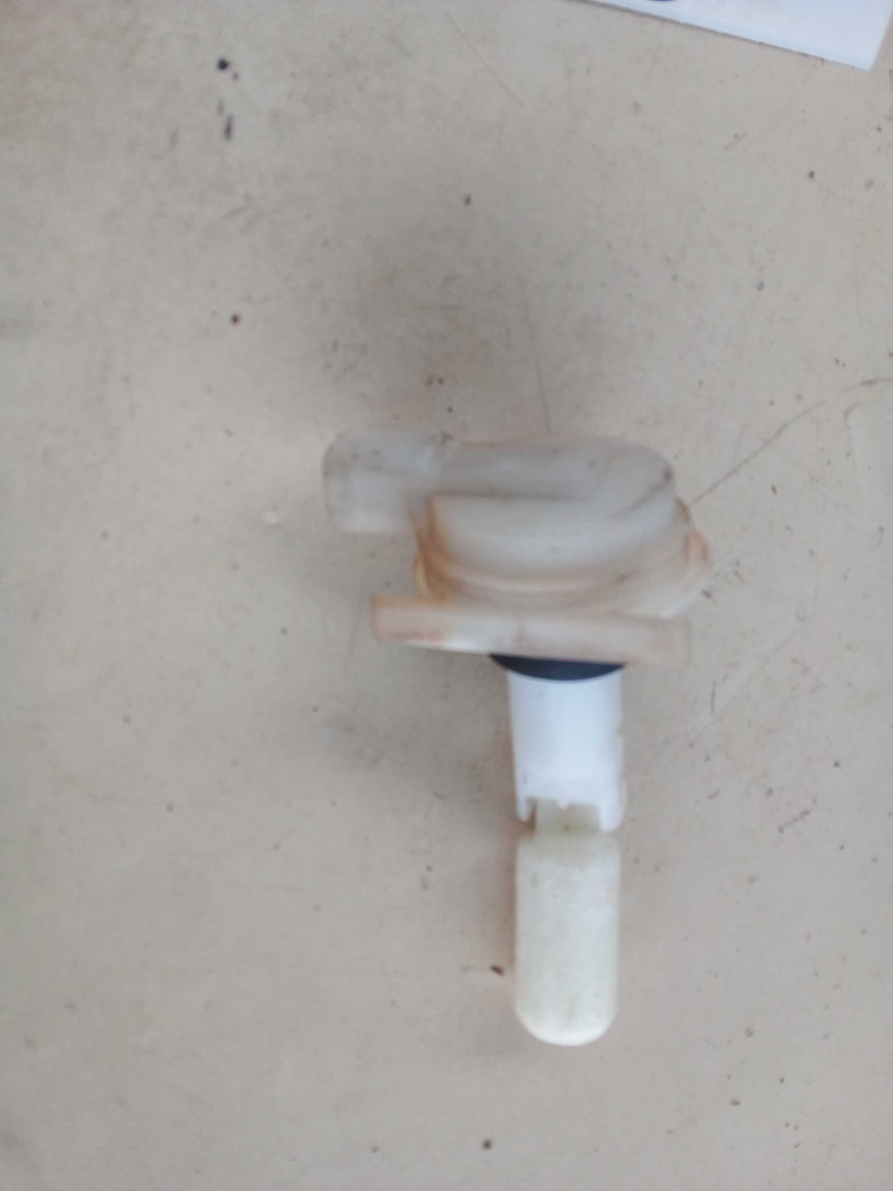 SENSOR RESERVATORIO PARABRISA VOLVO XC60 2014 1