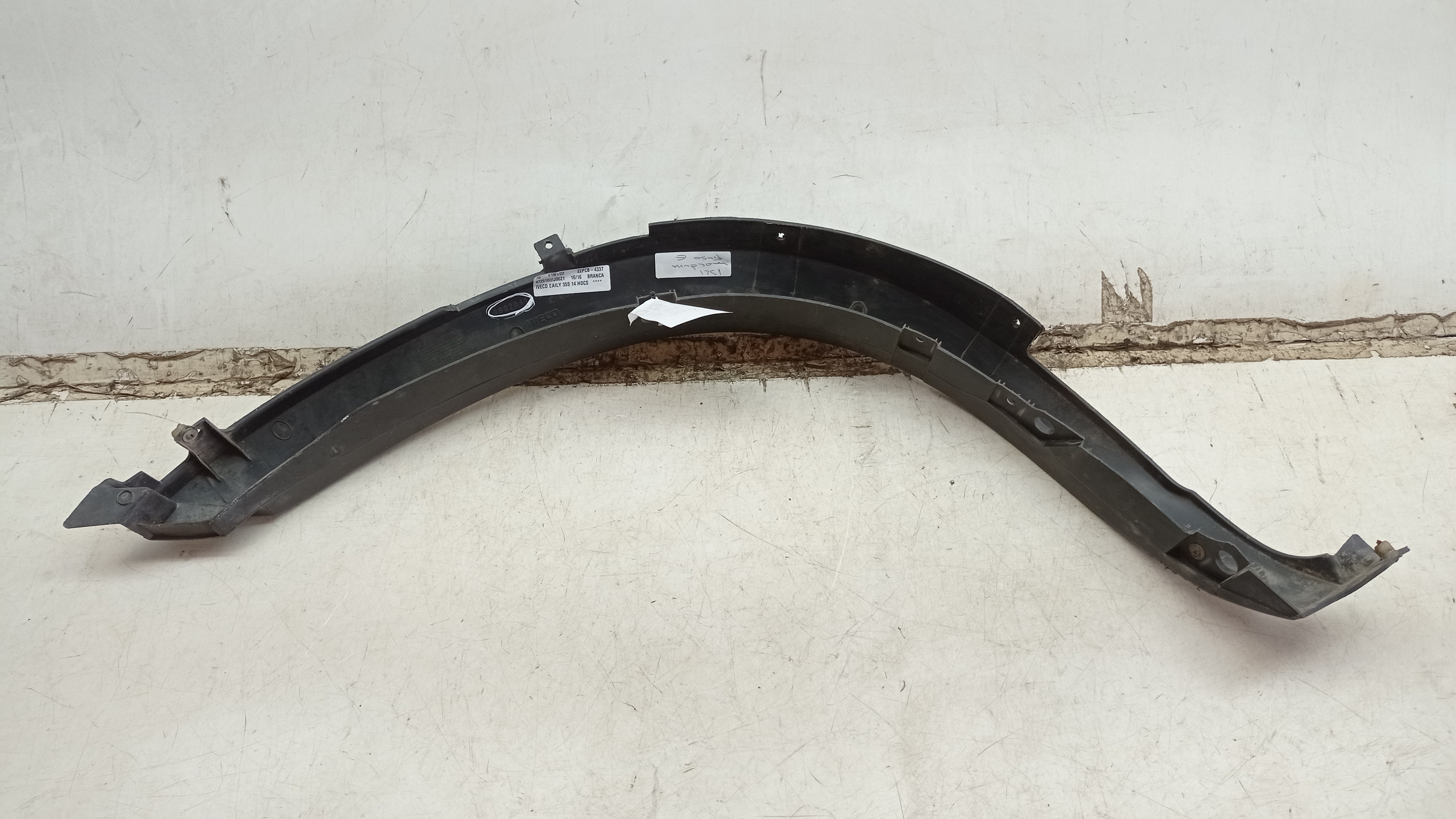 Acabamento Paralama Dir Iveco Daily 70c16 3802041 3