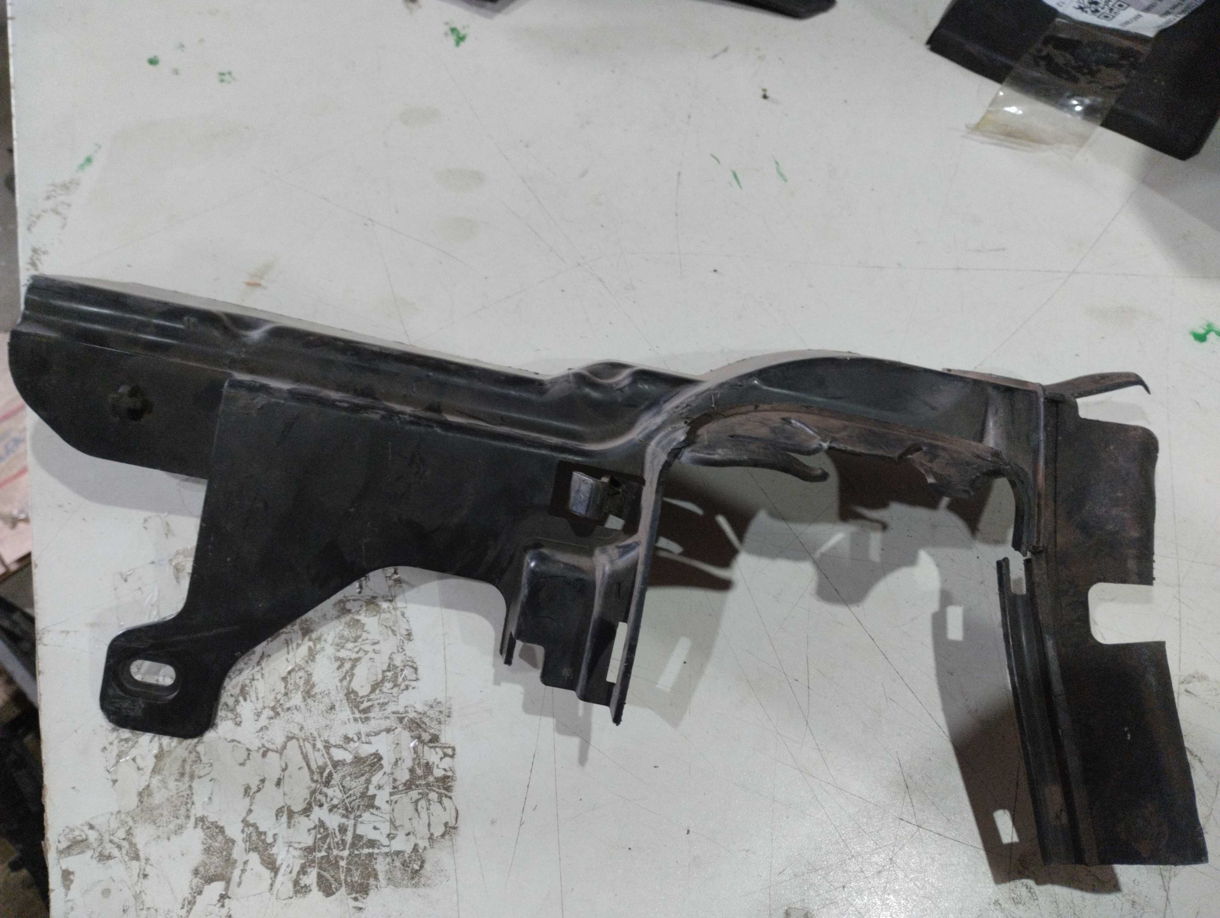 Defletor lado esquerdo radiador do volvo XC60 2013 2
